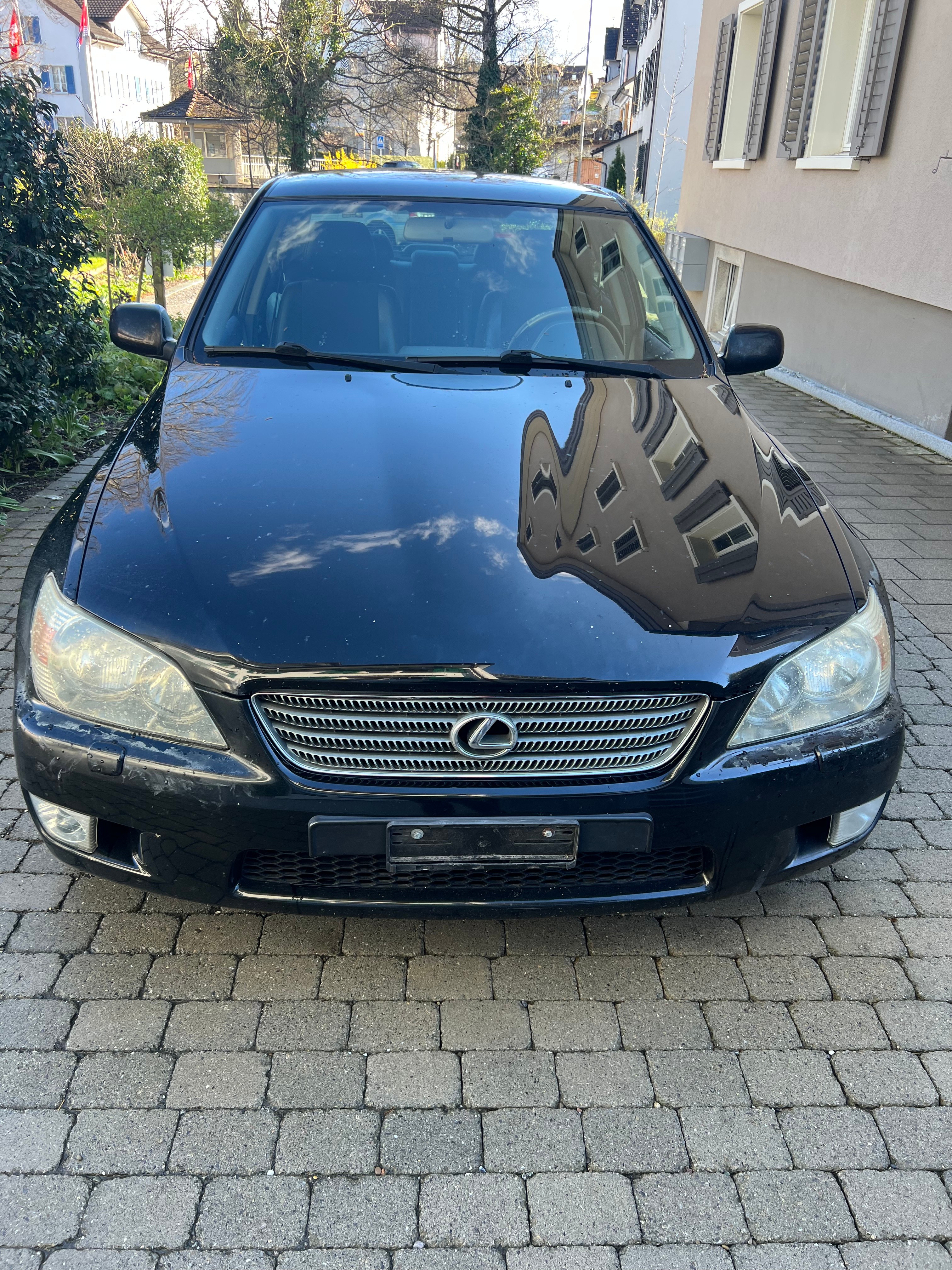 LEXUS IS 200