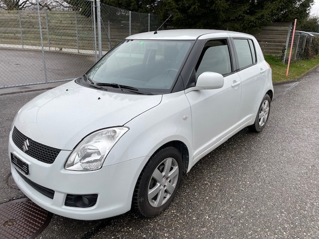 SUZUKI Swift 1.3i 16V GL Top