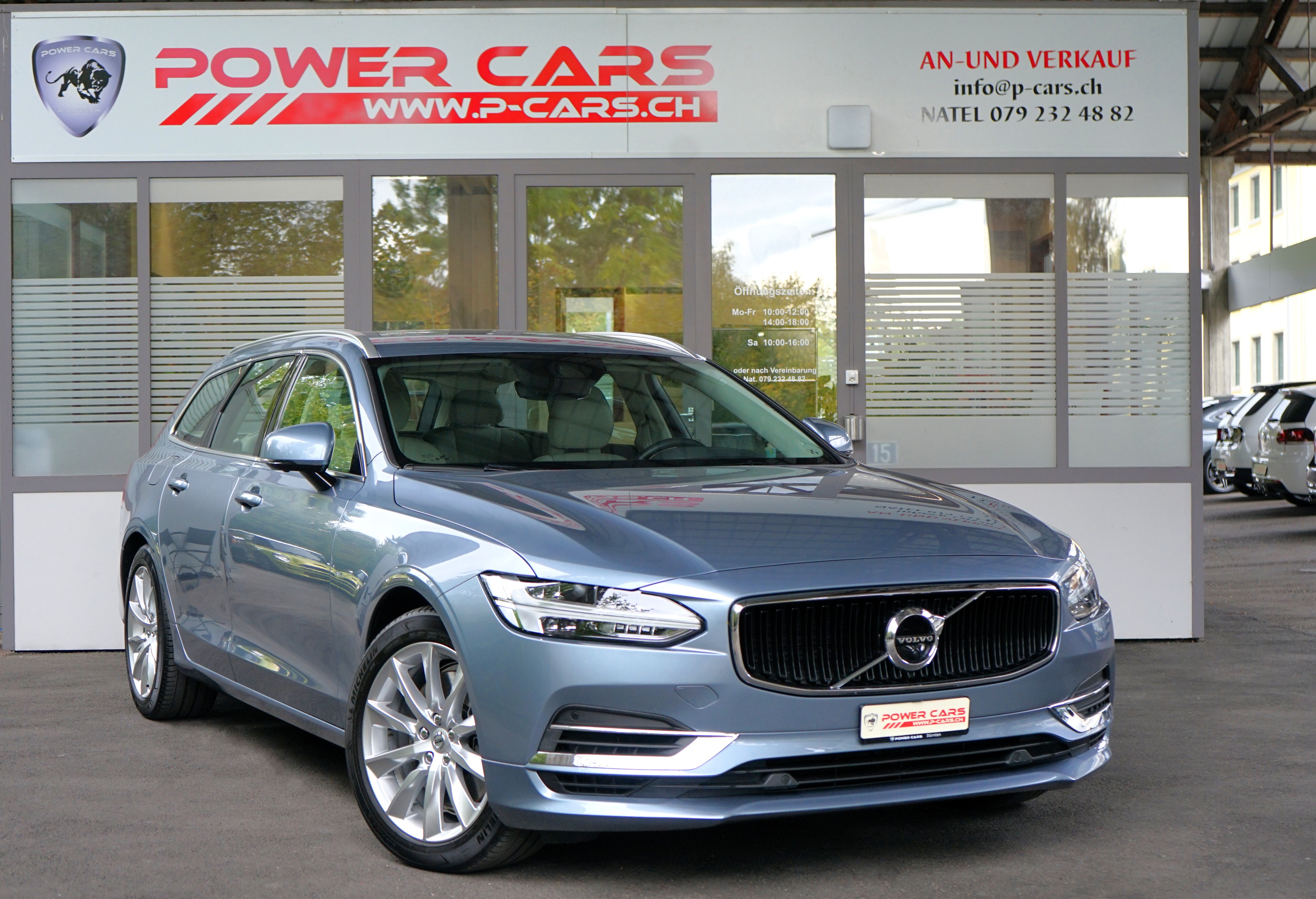 VOLVO V90 T8 eAWD Twin Engine Momentum Geartronic