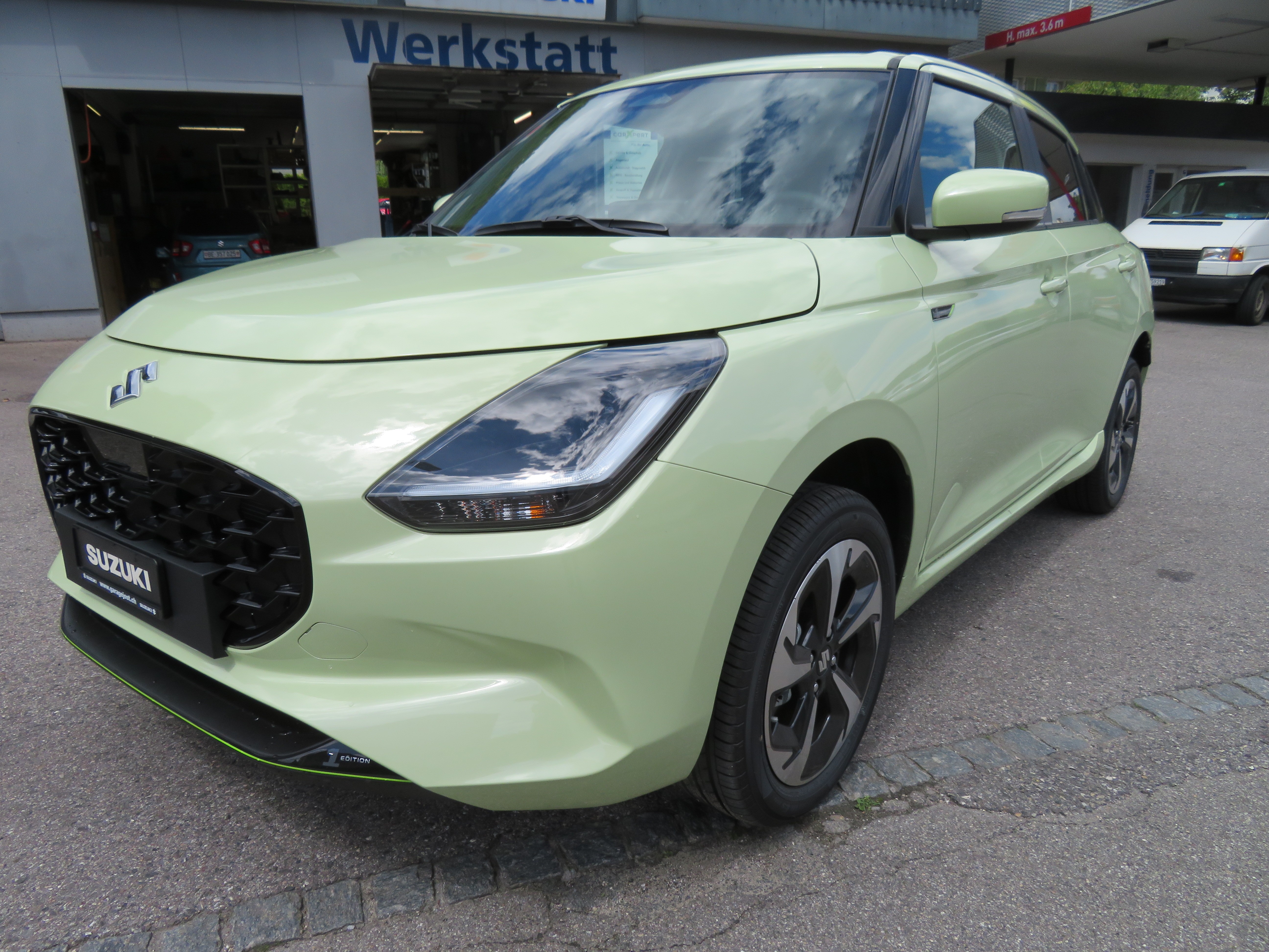 SUZUKI Swift 1.2 1st Edition Top Hybrid 4x4