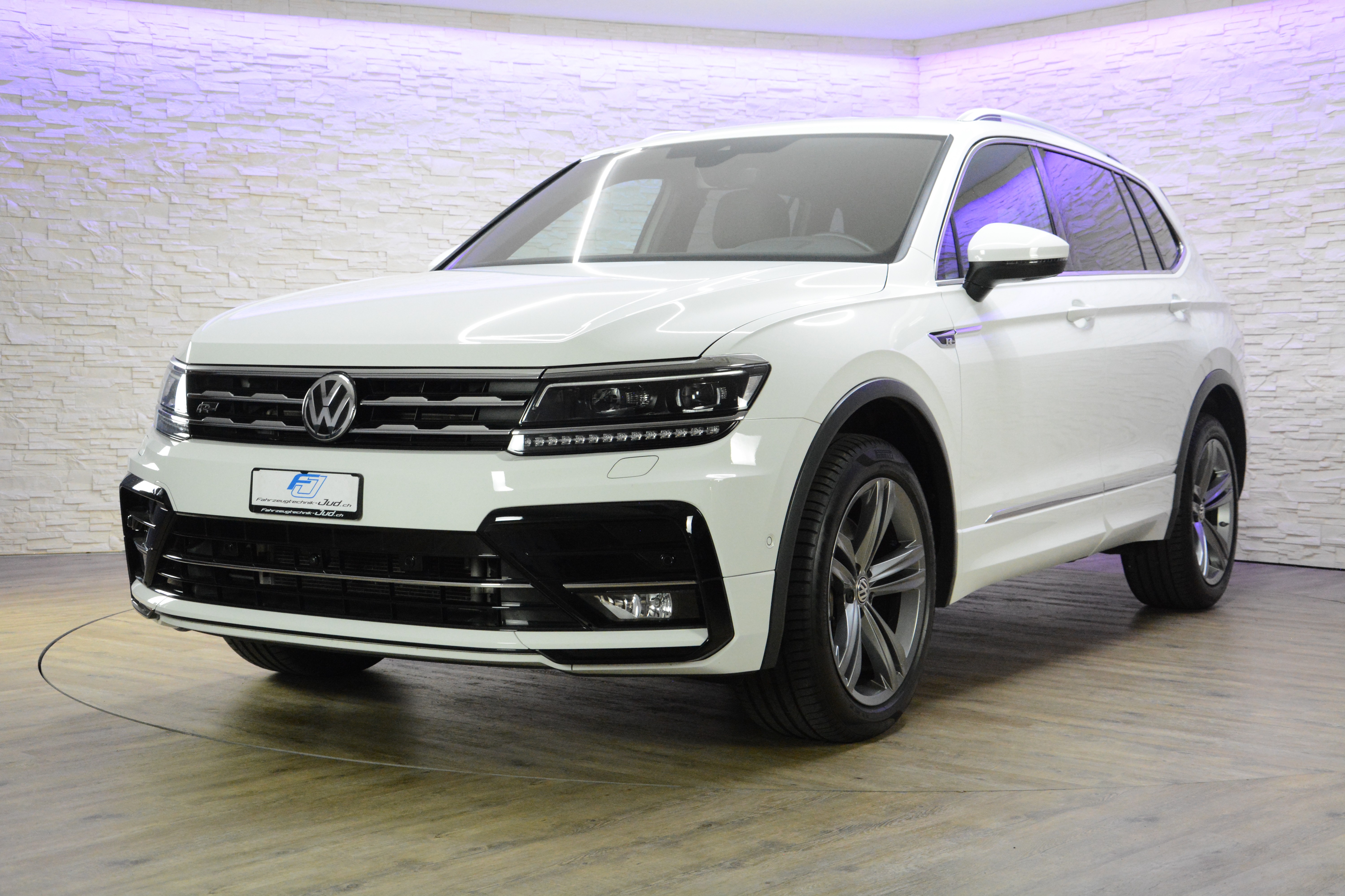 VW Tiguan Allspace 2.0 TDI SCR R-Line DSG