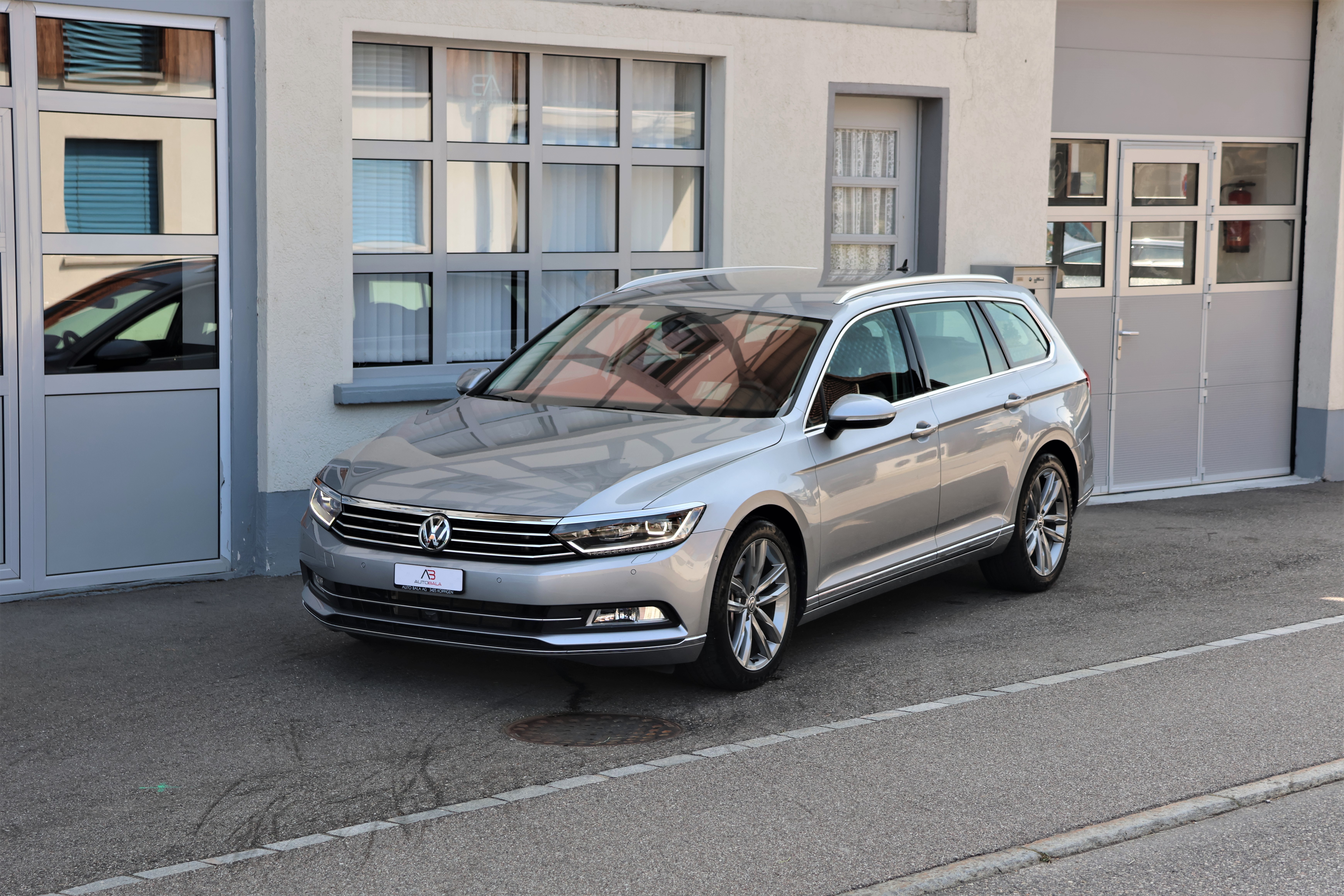 VW Passat Variant 2.0 TSI BMT Highline 4Motion DSG + AHK 2.2T