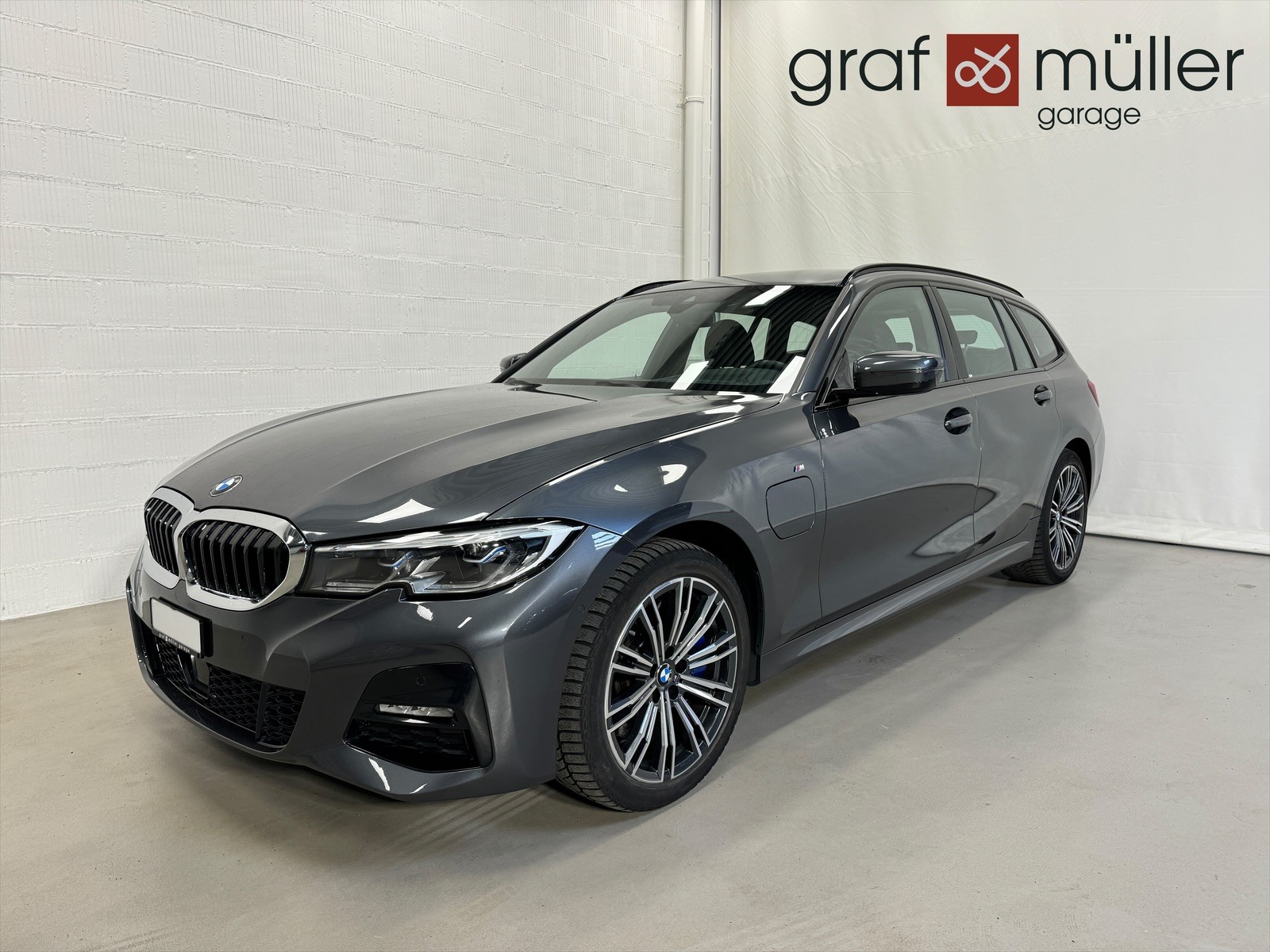 BMW 330e x DriveTouring M Sport Steptronic