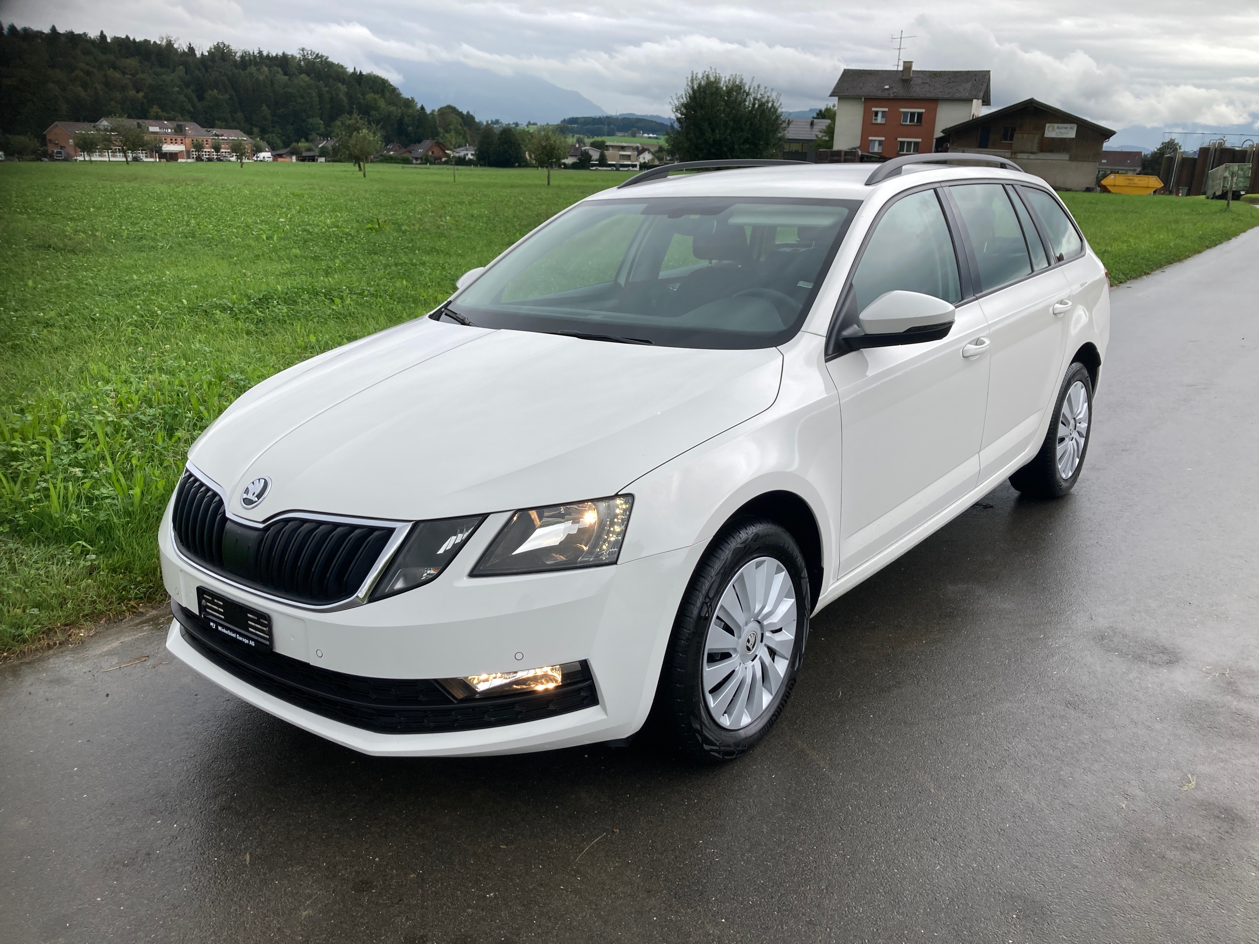 SKODA Octavia Combi 1.6 TDI Ambition 4x4 mit Anhängerkupplung