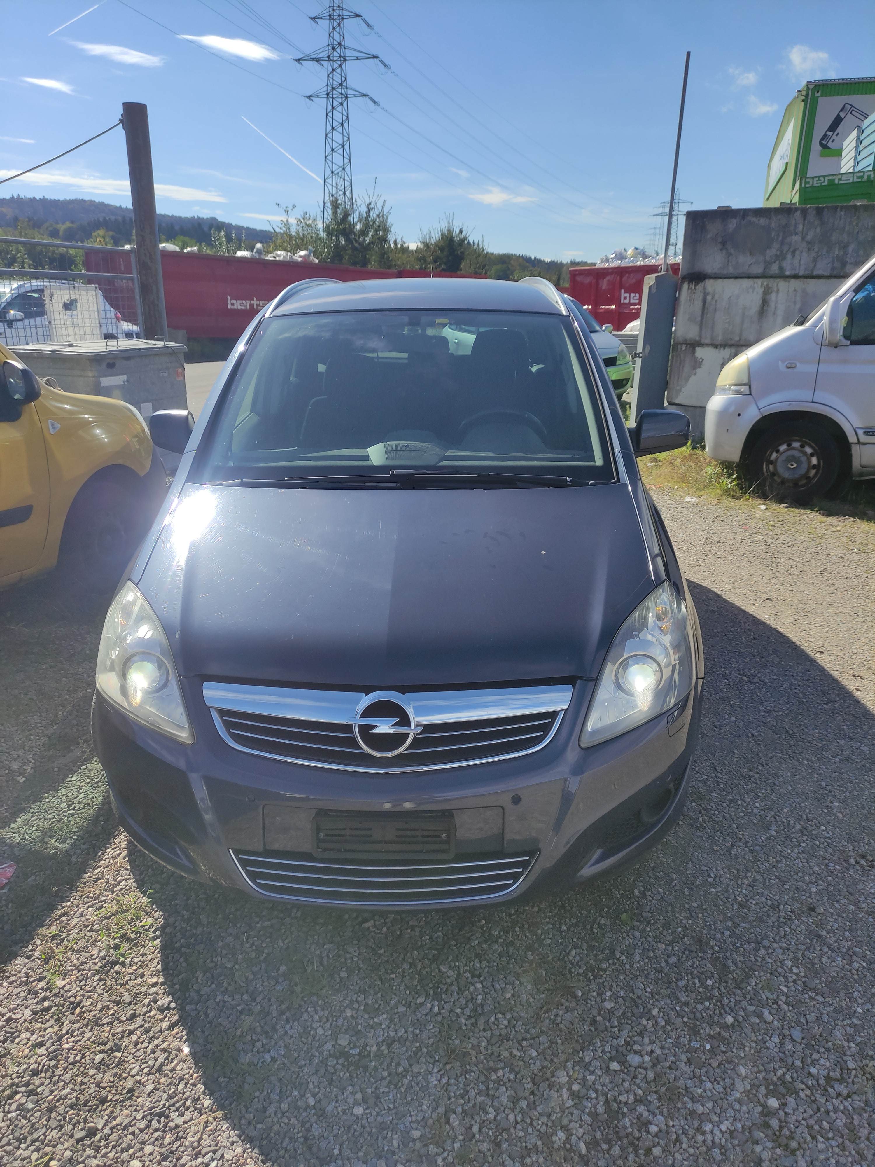 OPEL Zafira 2.2i 16V Cosmo Automatic