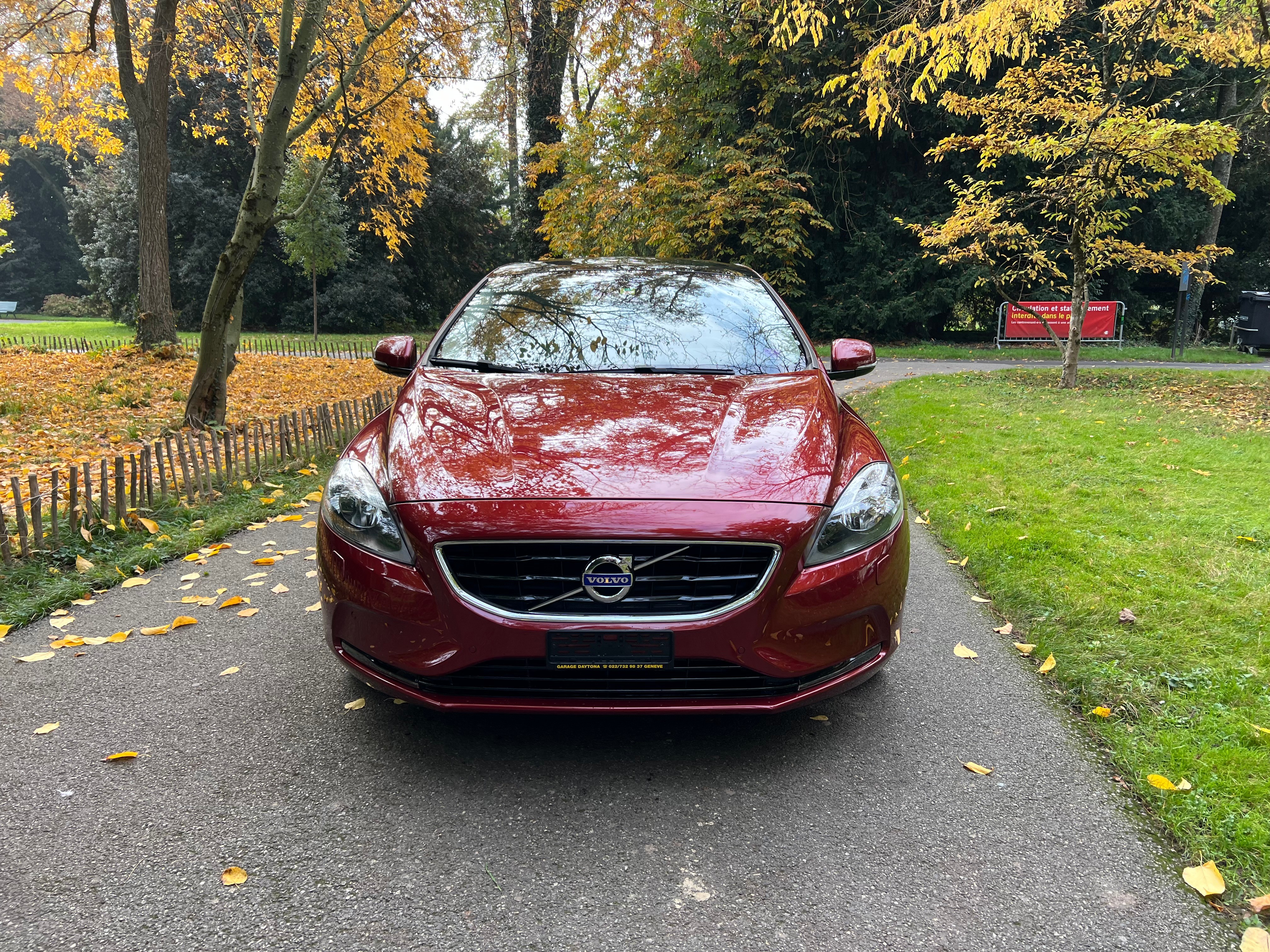 VOLVO V40 T3 Momentum