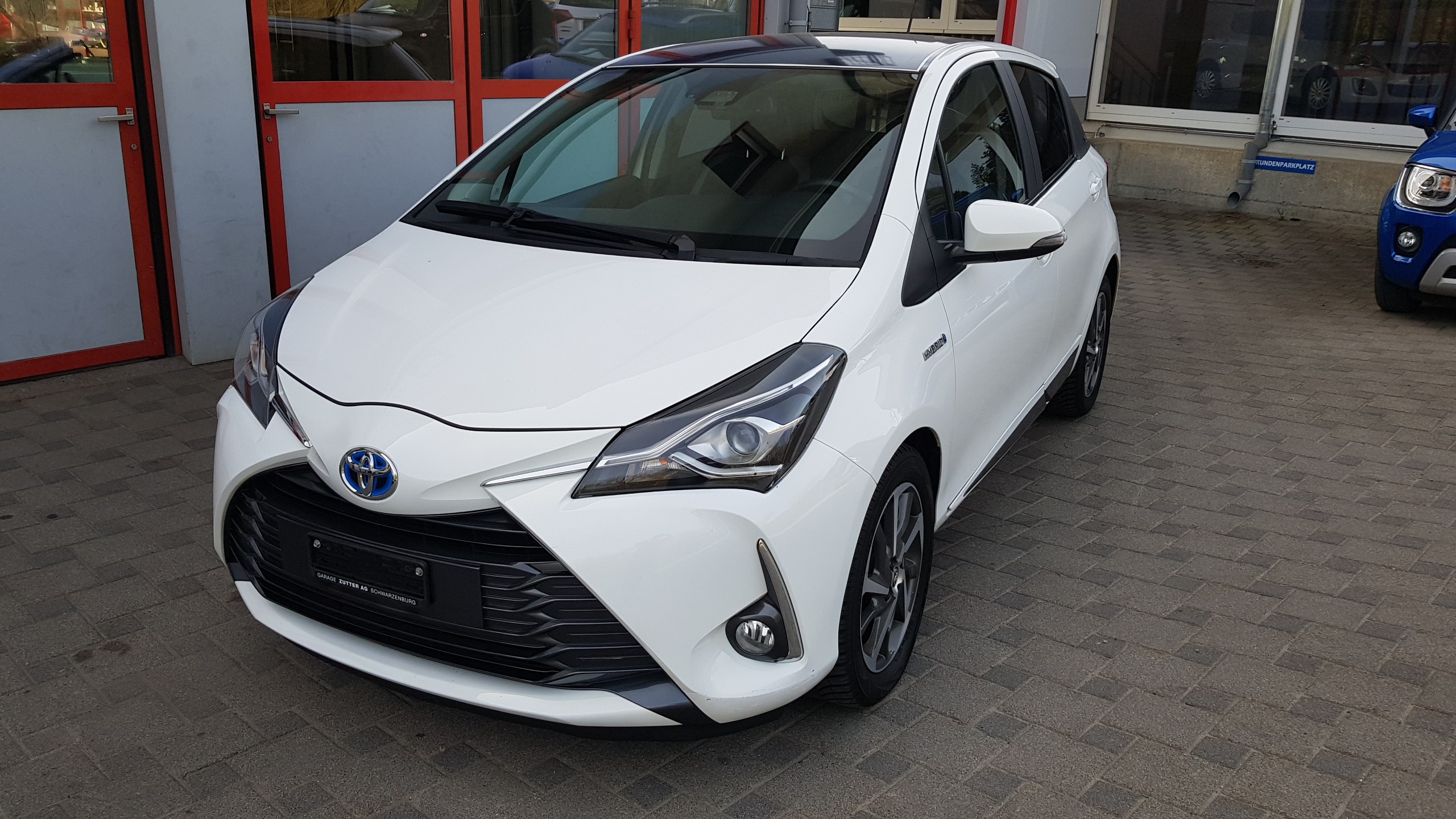 TOYOTA Yaris 1.5 VVT-i Hybrid Trend e-CVT