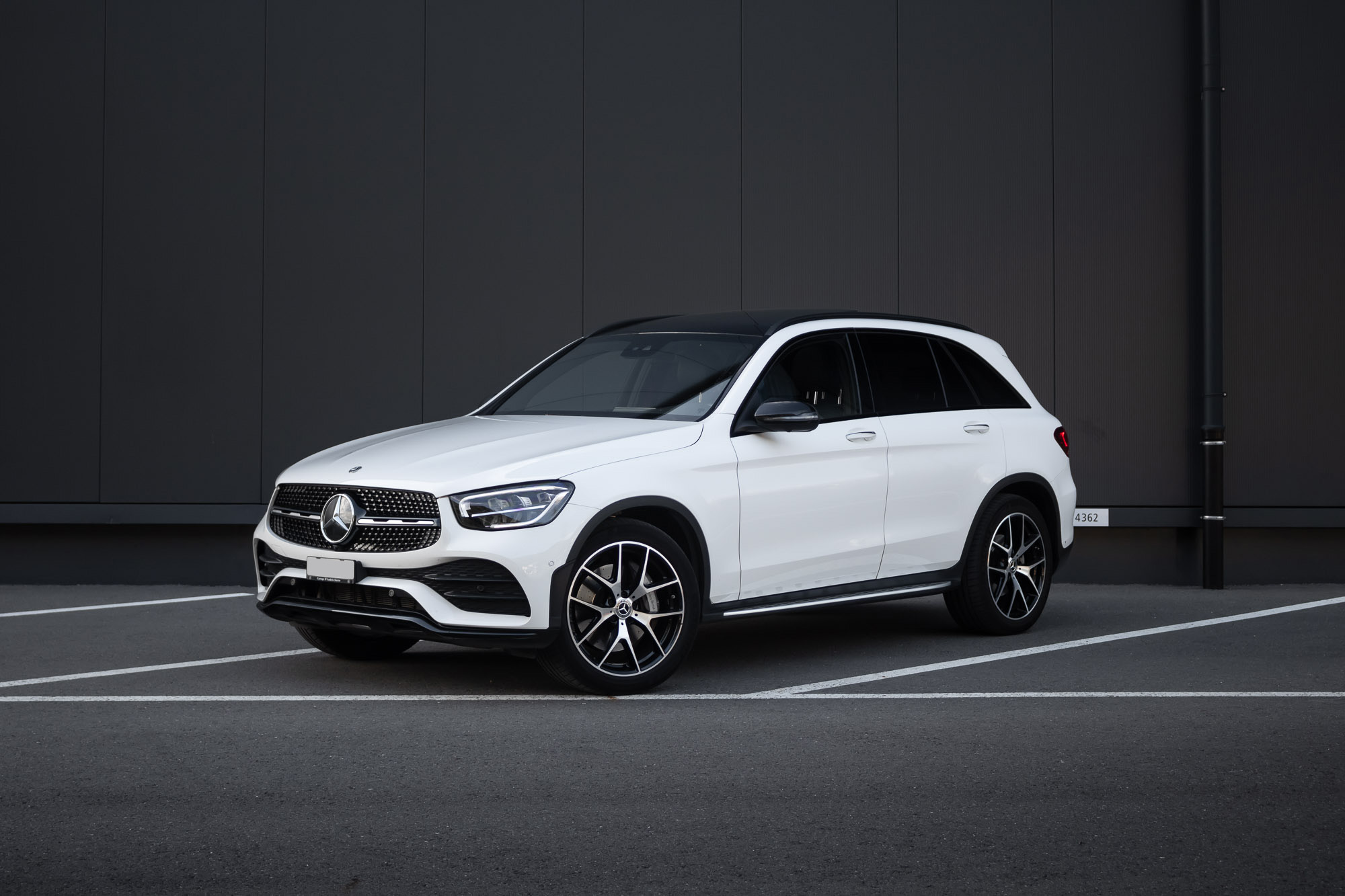 MERCEDES-BENZ GLC 300 AMG Line Plus 4Matic 9G-Tronic