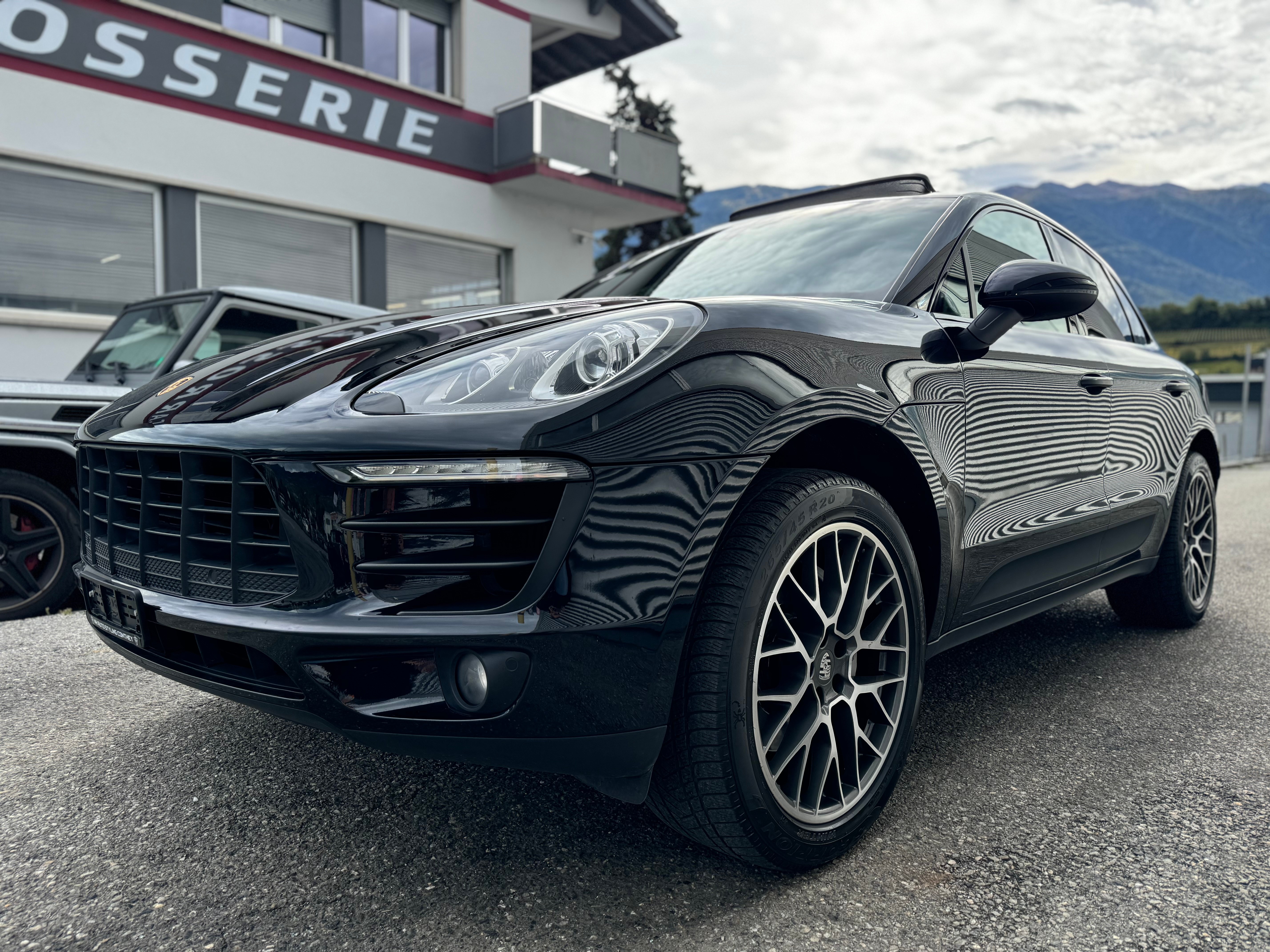 PORSCHE Macan S PDK