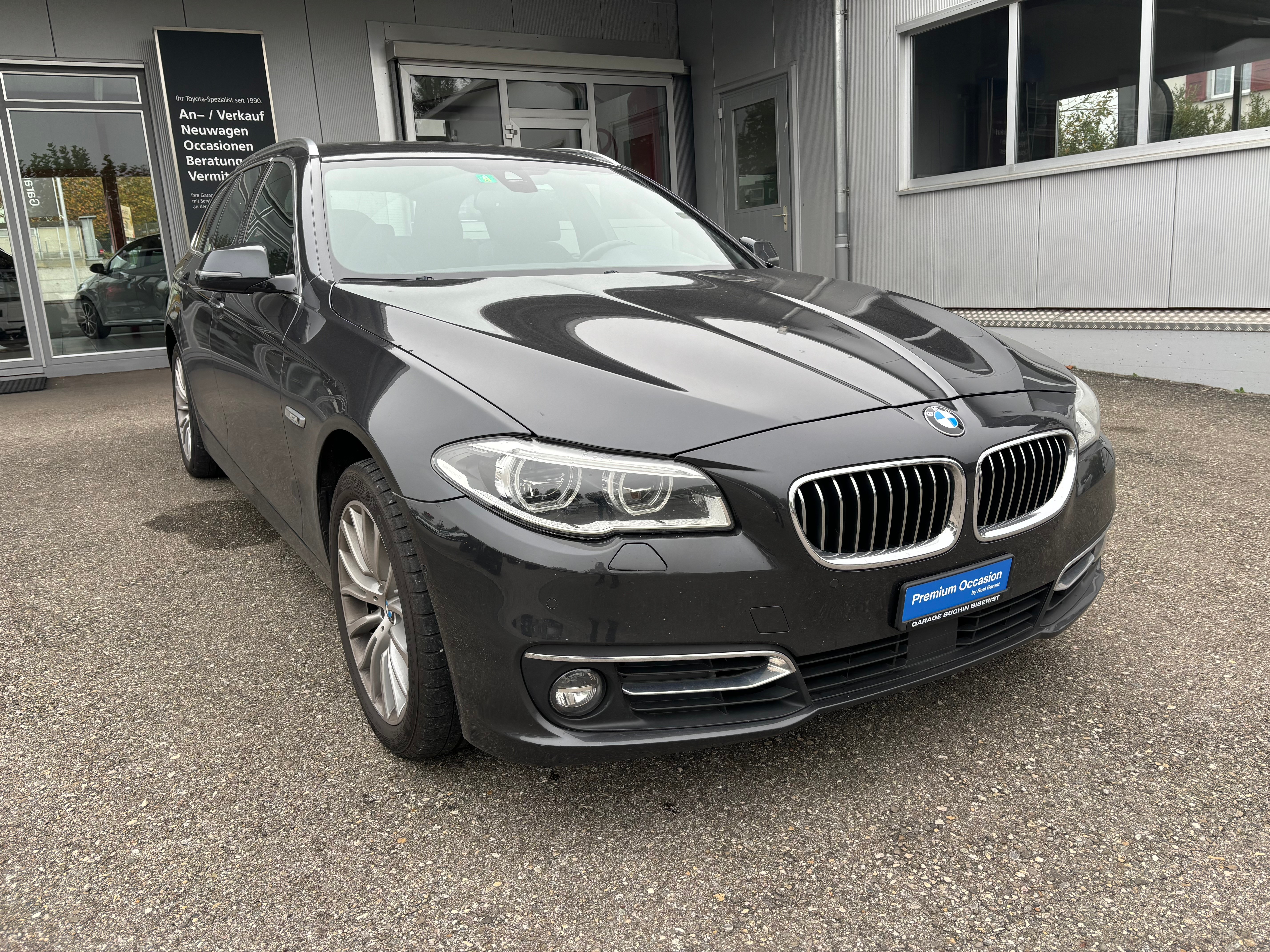 BMW 530d Touring xDrive Luxury Line Steptronic