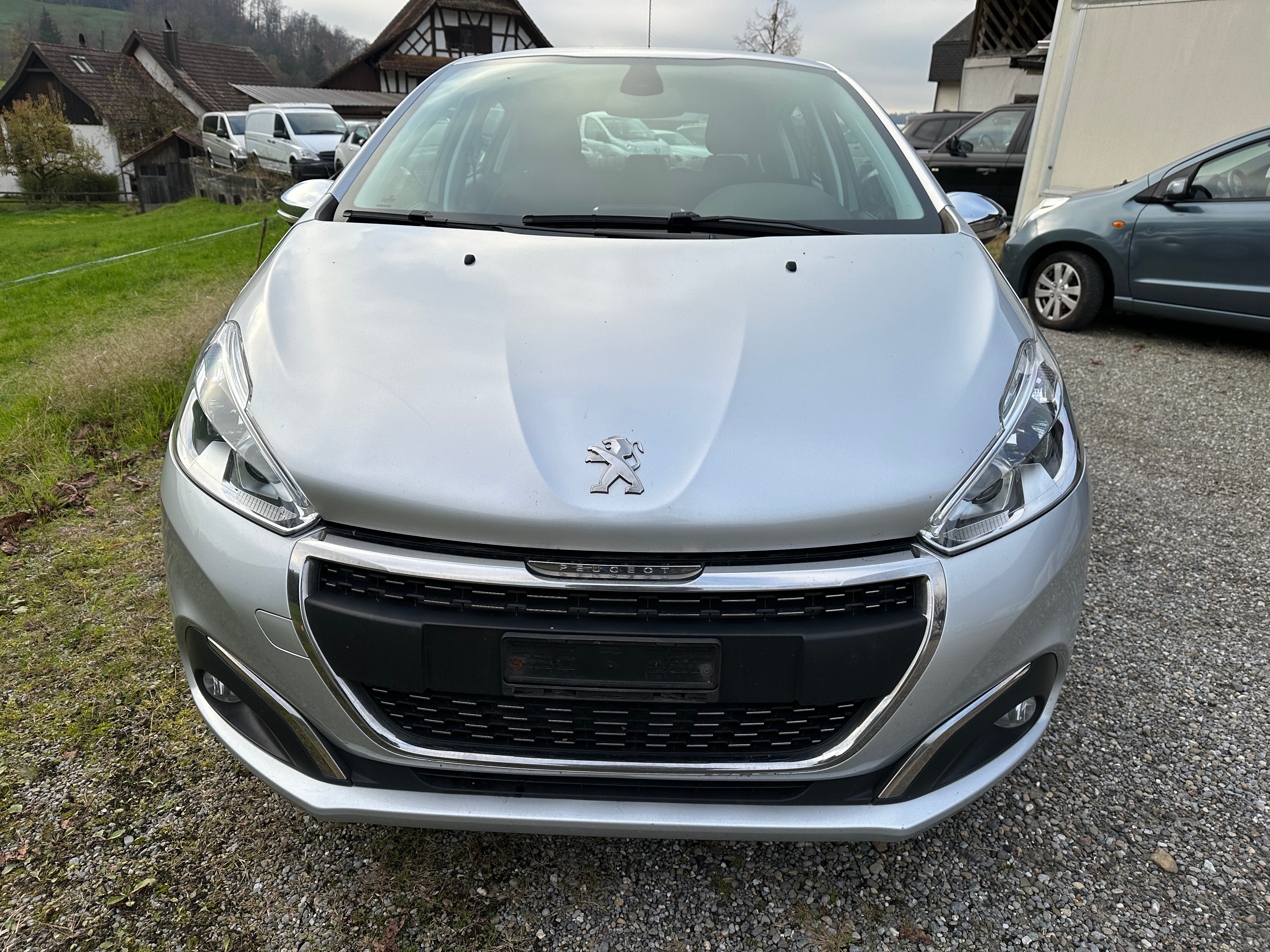 PEUGEOT 208 1.2 PureTech Active EAT6