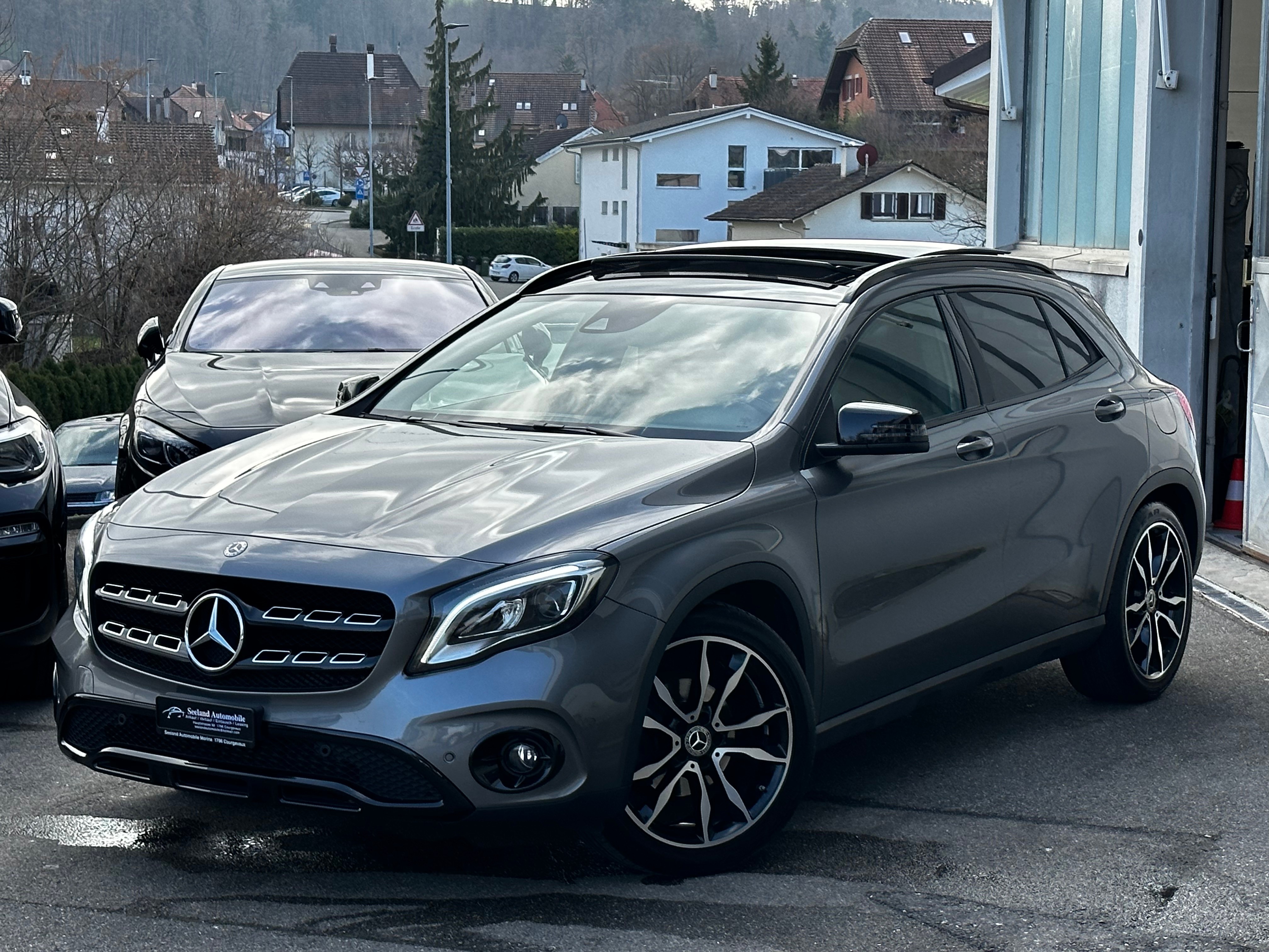 MERCEDES-BENZ GLA 200 Night Star