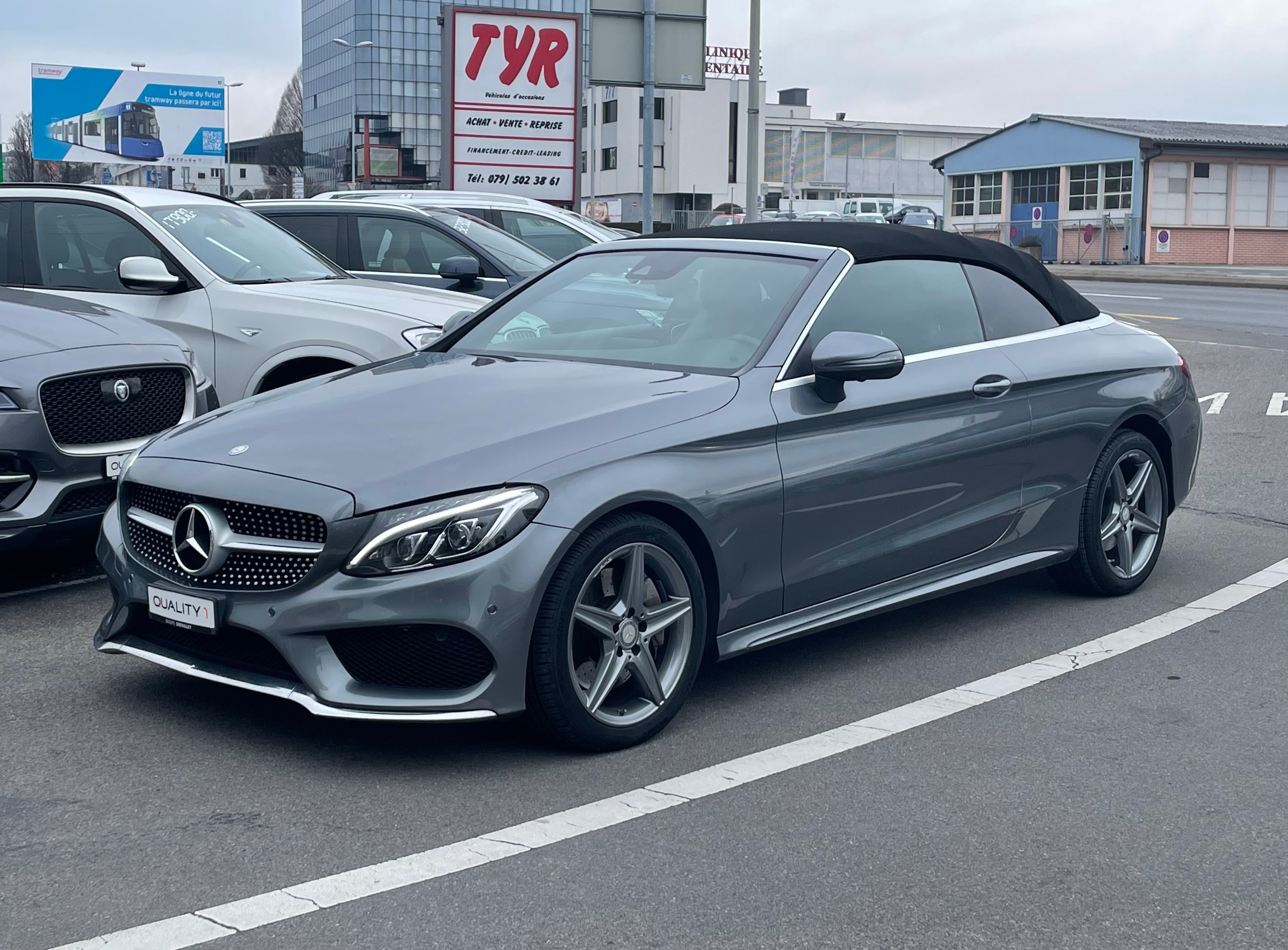 MERCEDES-BENZ C 250 Cabriolet AMG Line 9G-Tronic