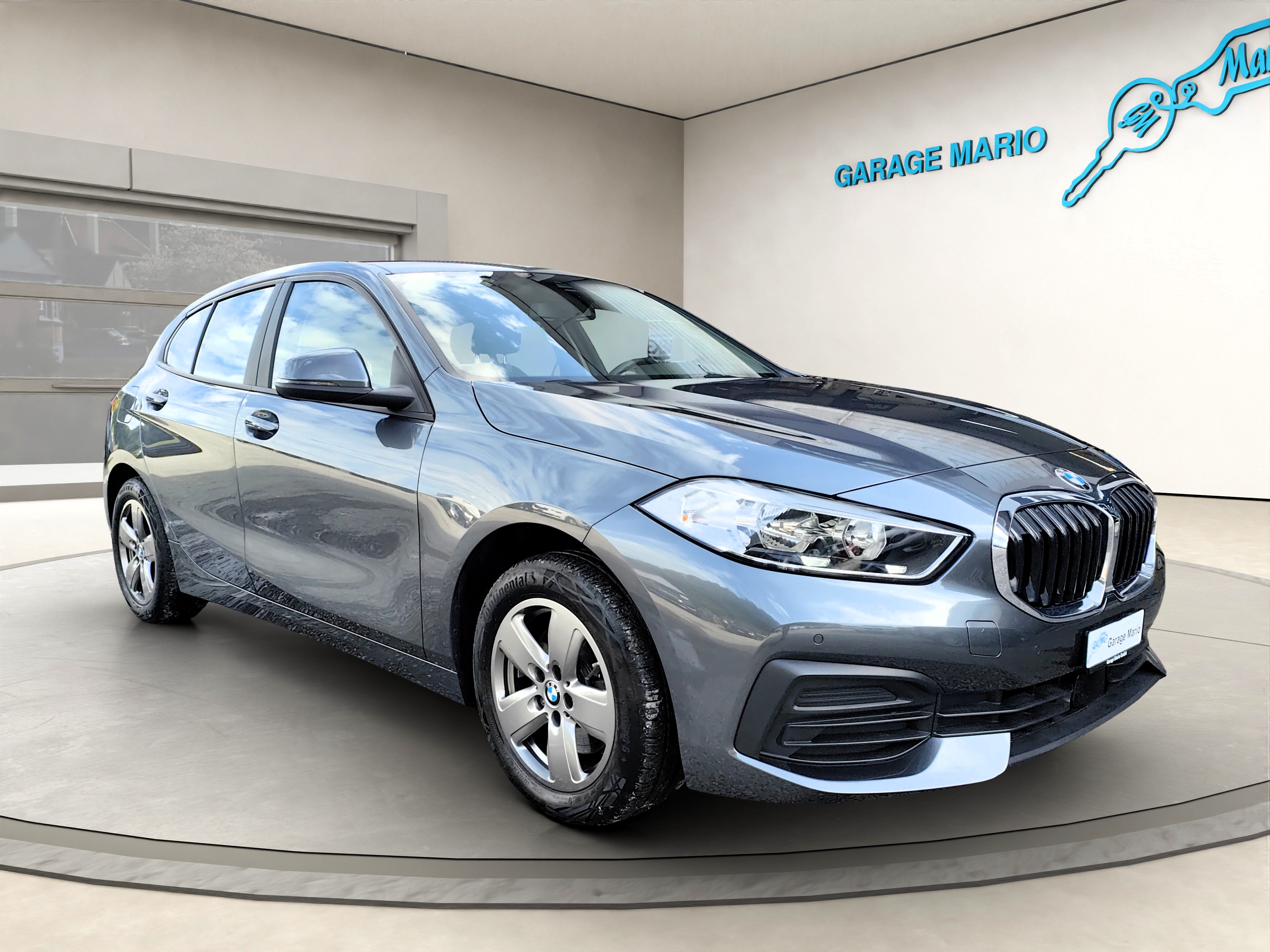 BMW 118i Essential Edition Steptronic