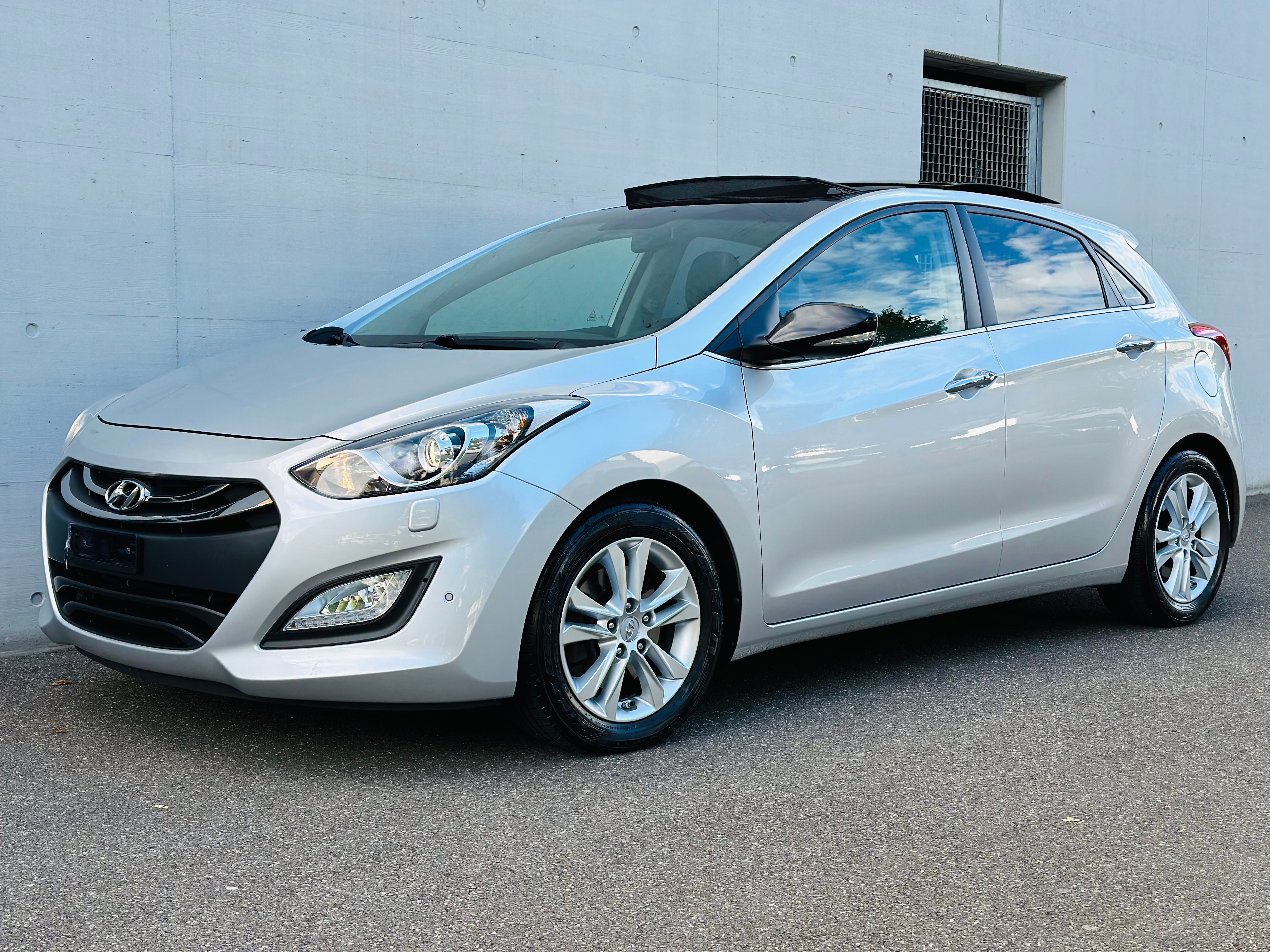 HYUNDAI i30 1.6 GDI Premium Automatic