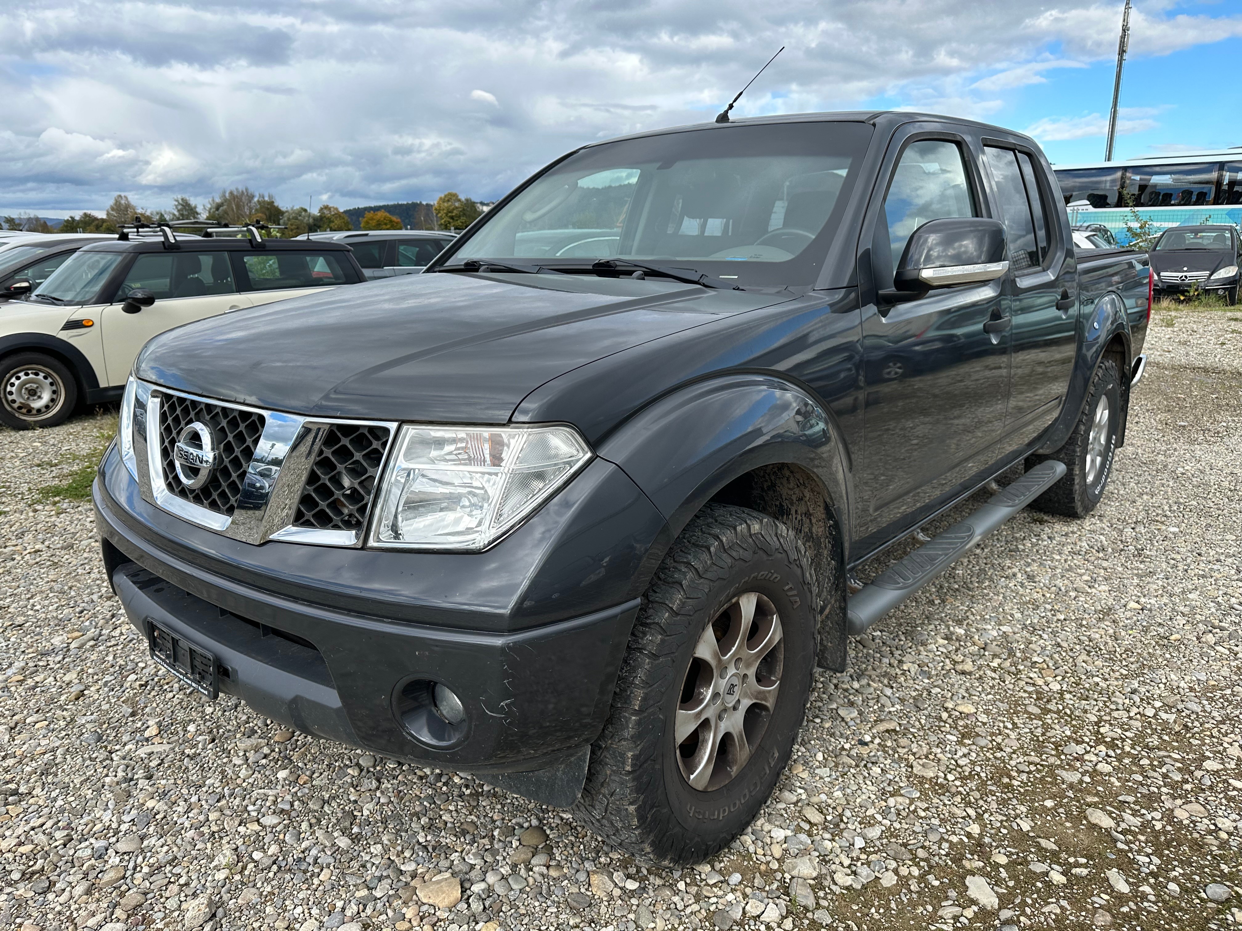 NISSAN NAVARA