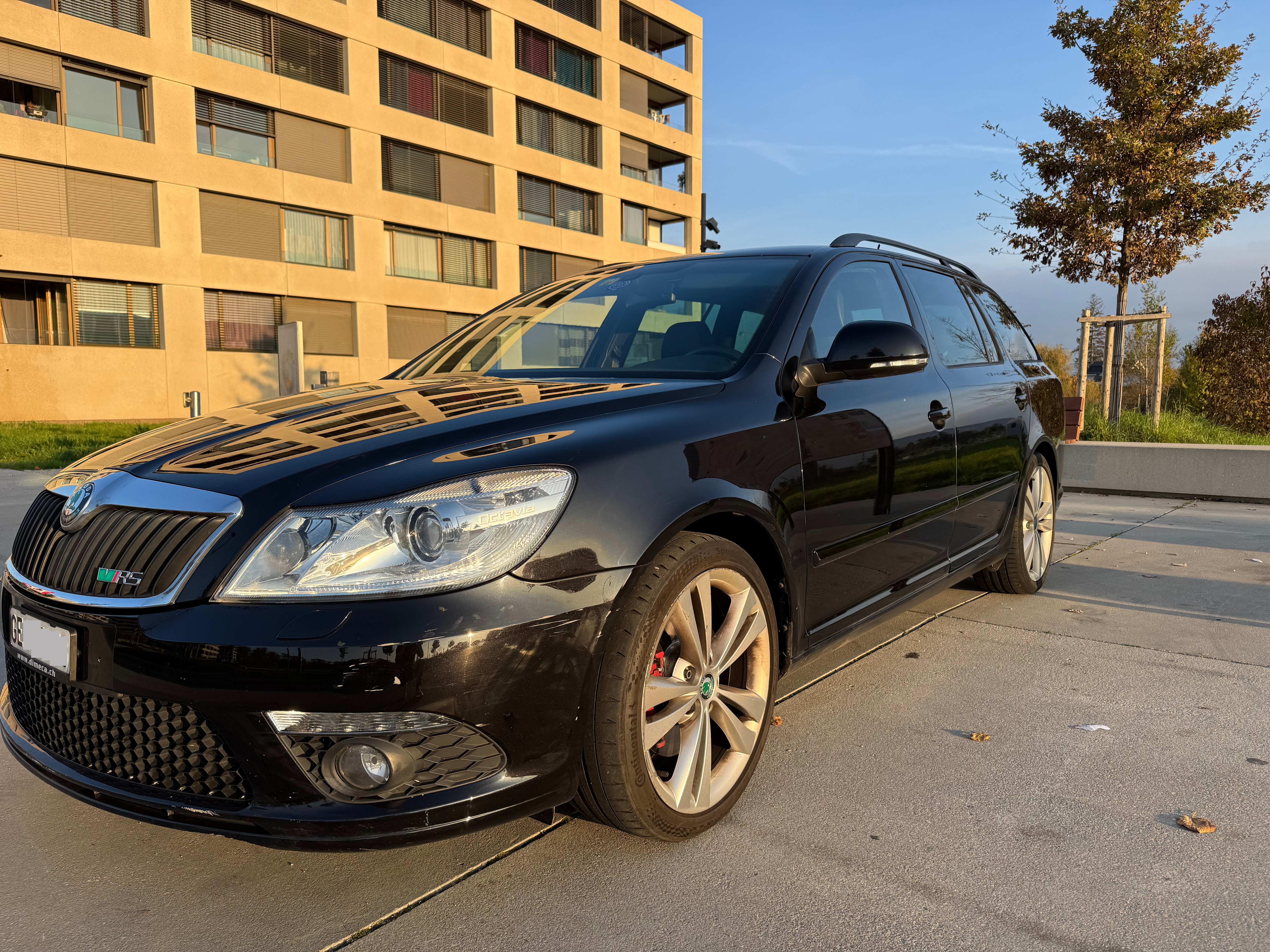 SKODA Octavia Combi 2.0 TSI RS