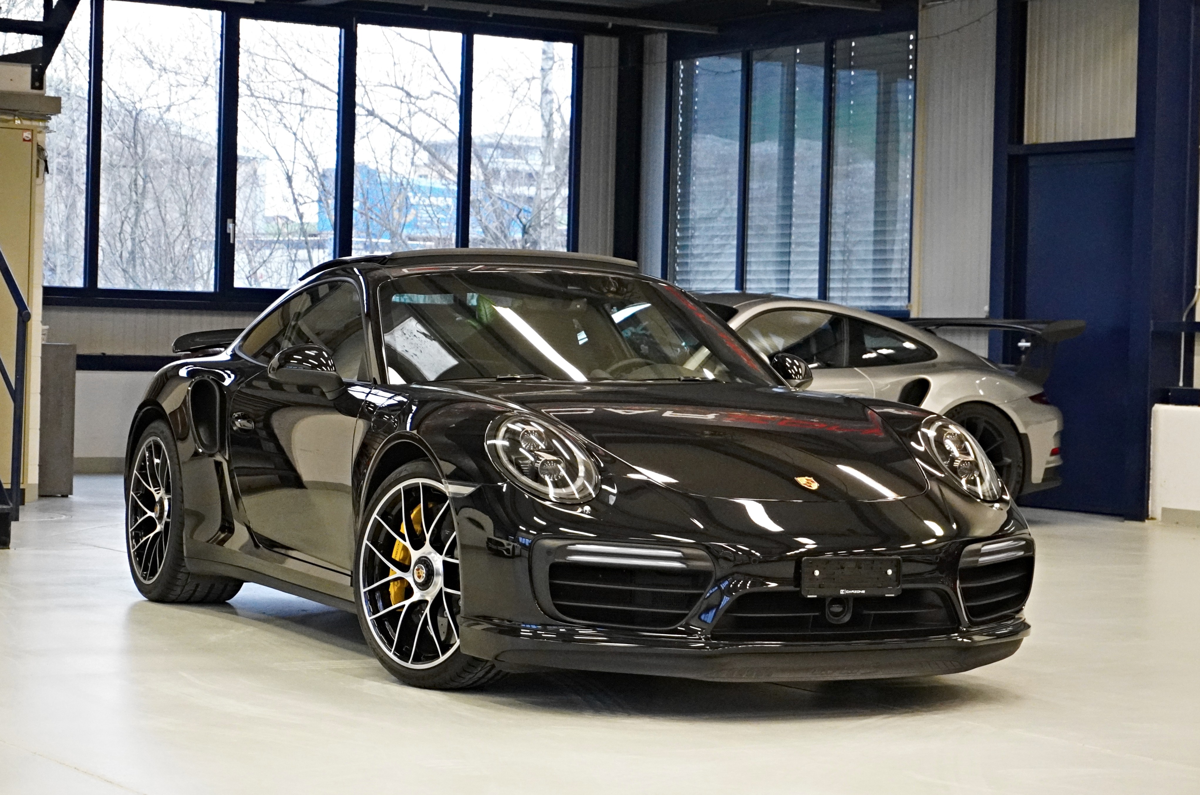 PORSCHE 911 Turbo S PDK