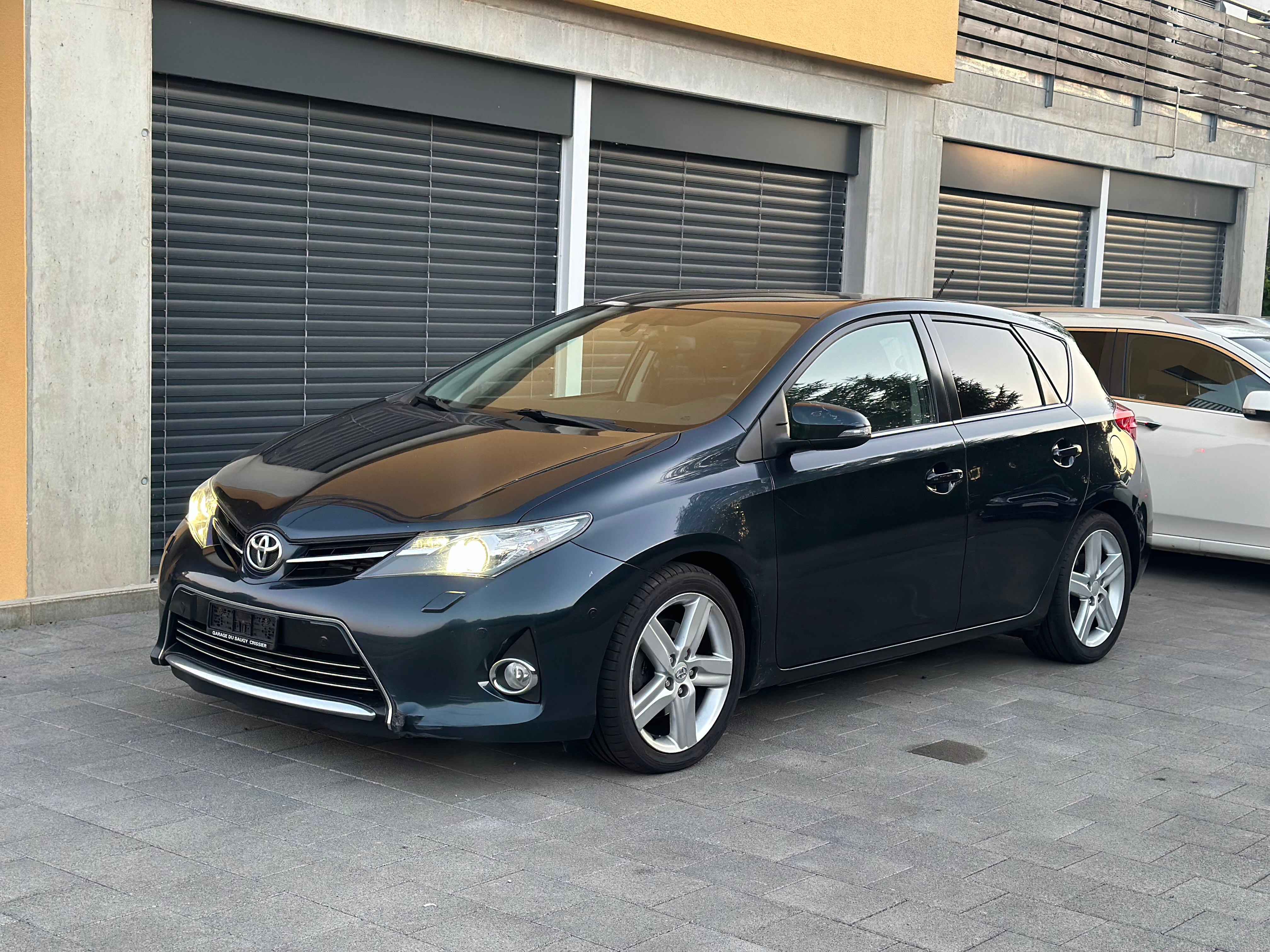 TOYOTA Auris 2.0 D-4D Luna