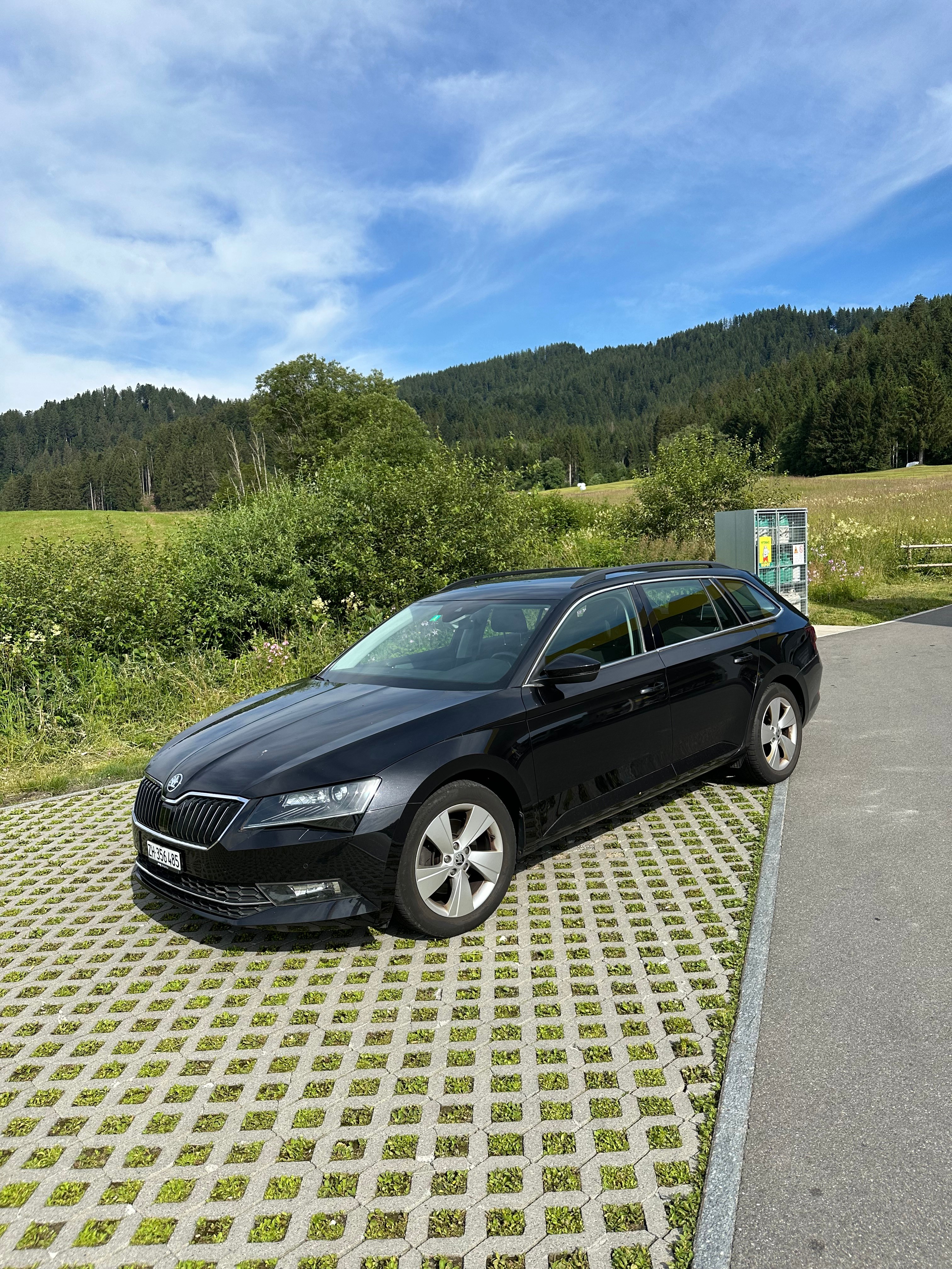 SKODA Superb Combi 2.0 TDi Ambition DSG