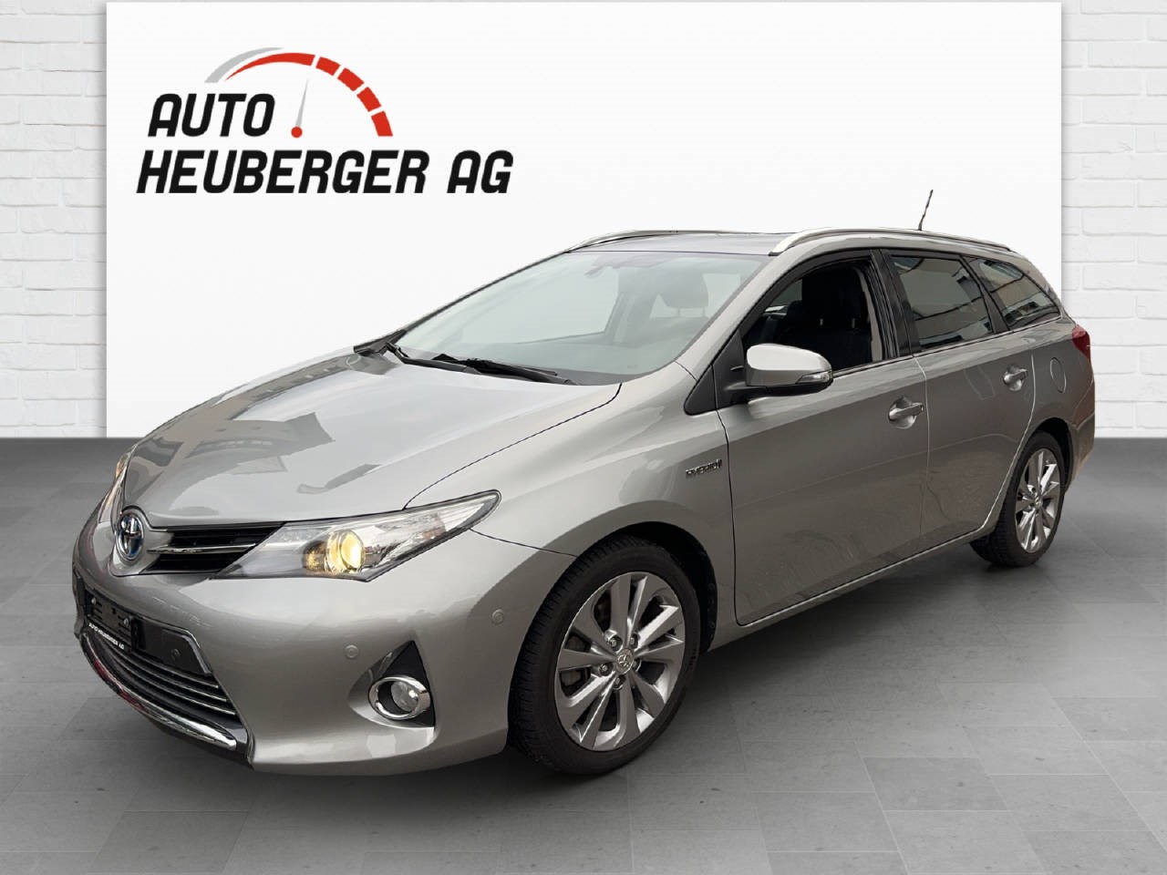 TOYOTA Auris Touring Sports 1.8 HSD Sol