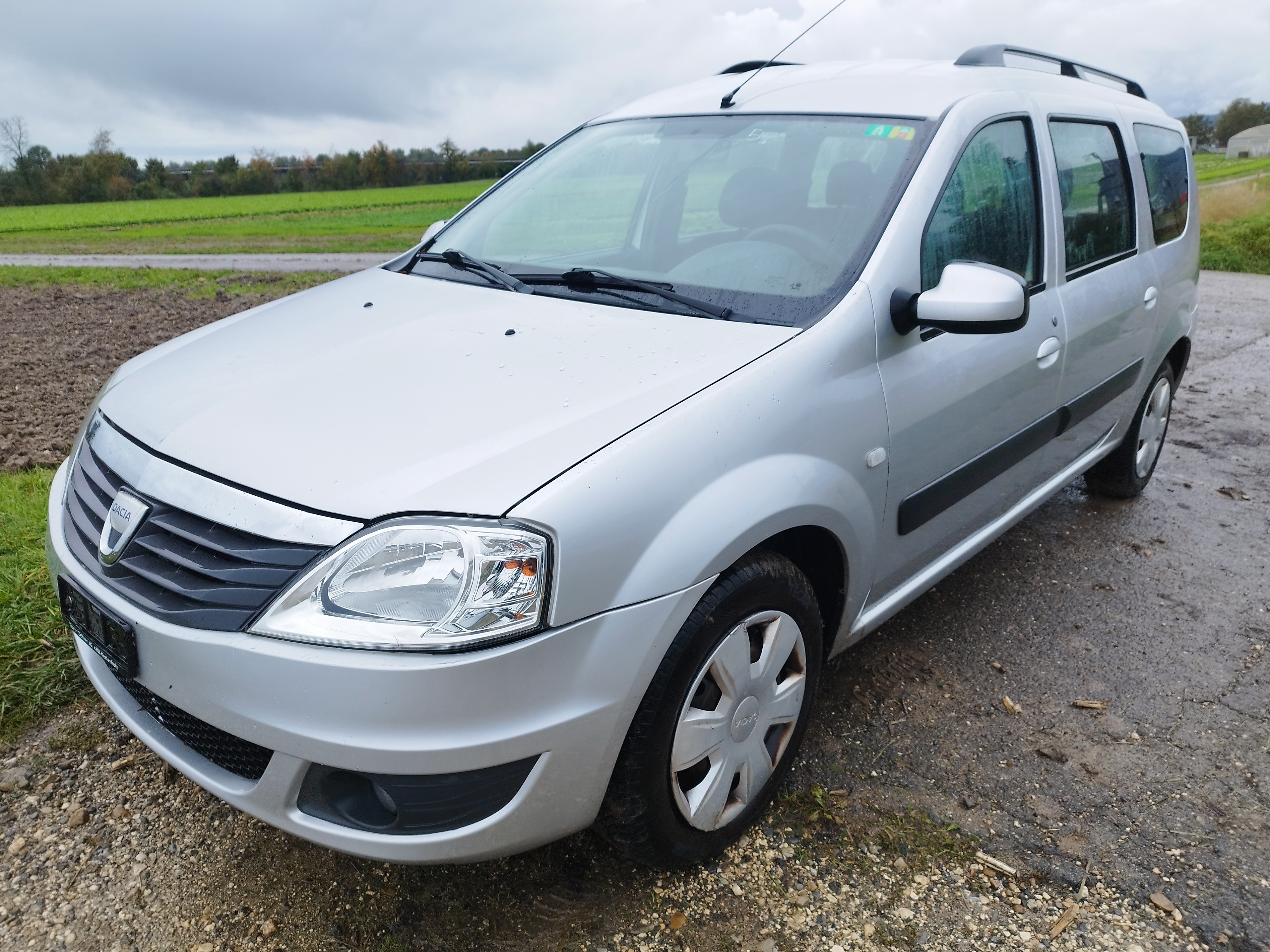 DACIA Logan 1.6 16V Lauréate