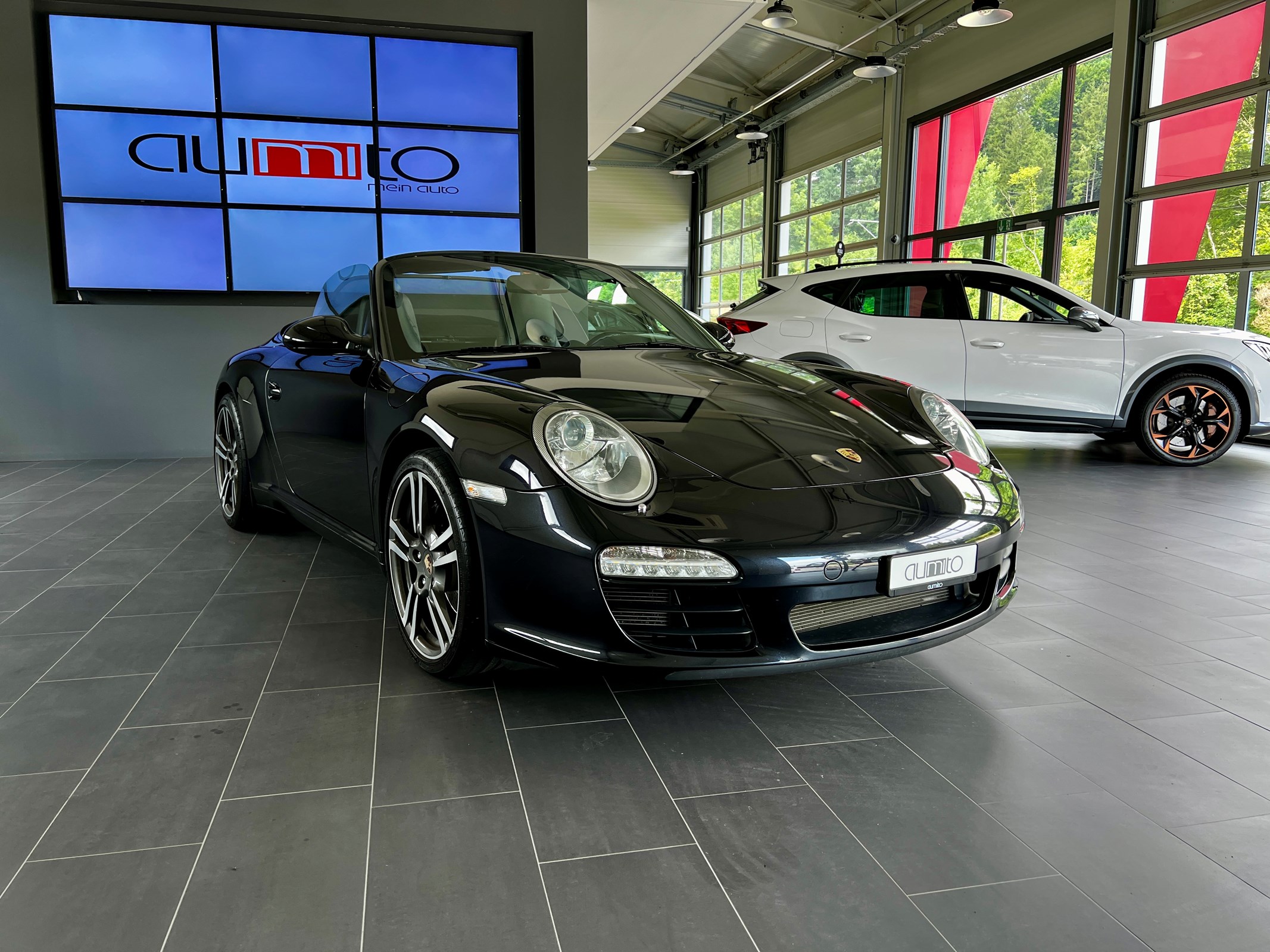 PORSCHE 911 Cabrio Black Edition PDK