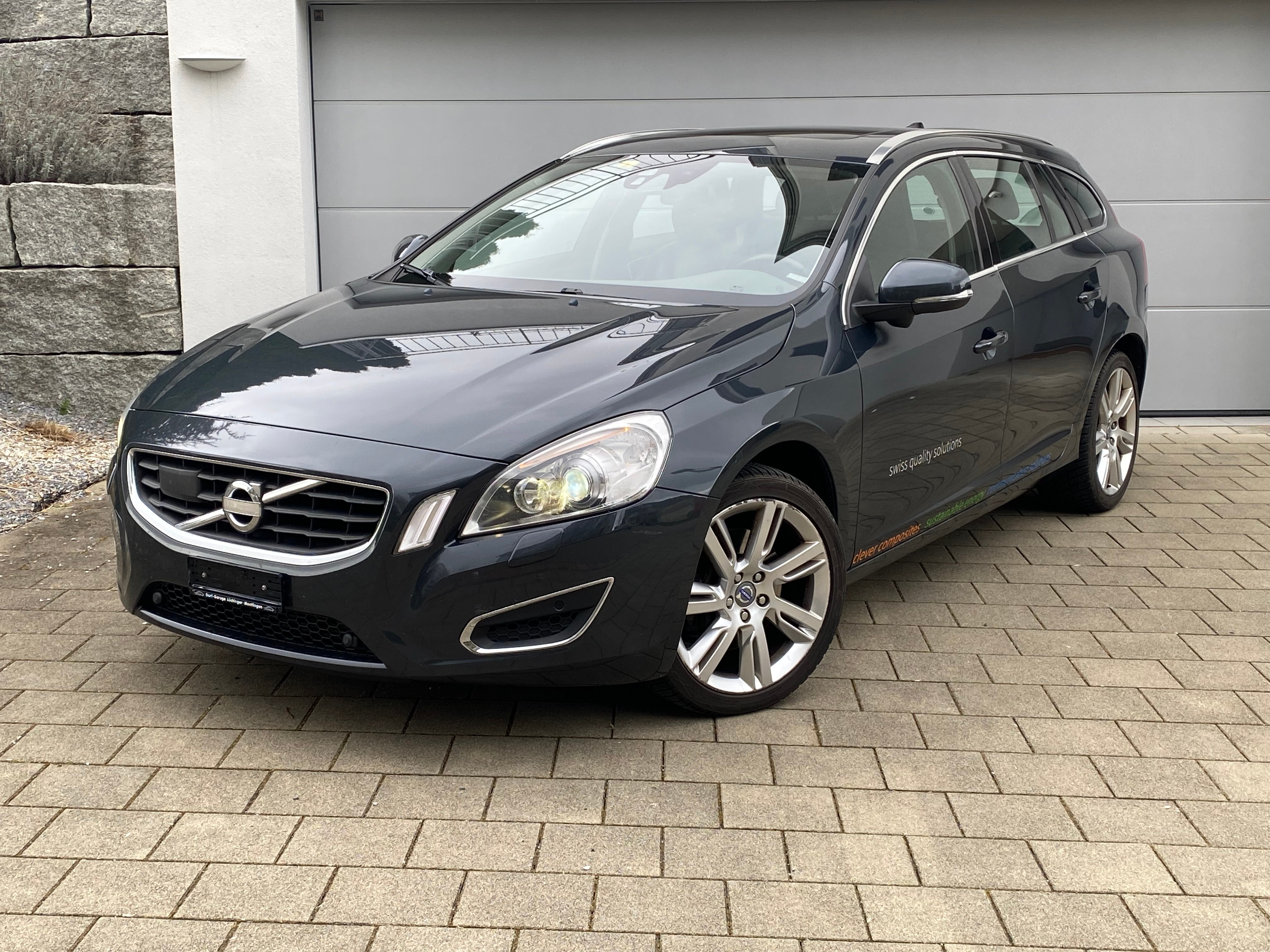 VOLVO V60 D5 AWD Summum Geartronic