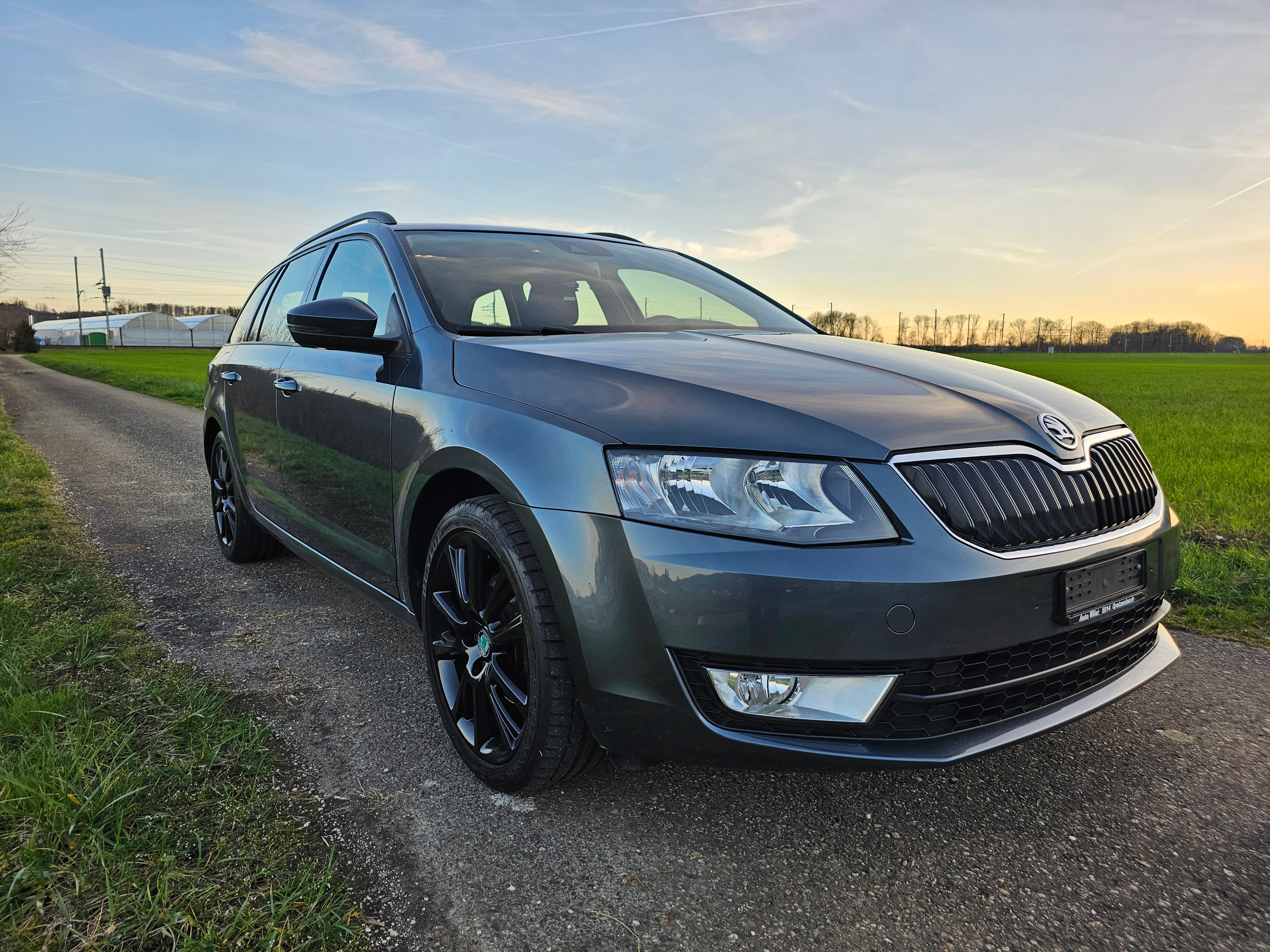 SKODA Octavia Combi 2.0 TDI Ambition DSG