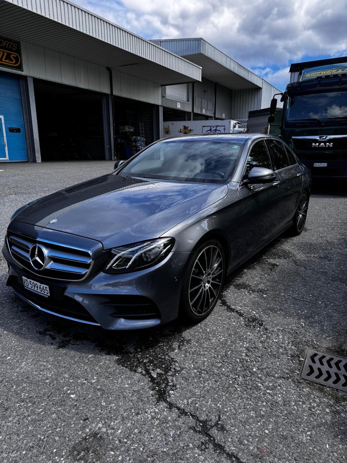 MERCEDES-BENZ E 220 d AMG Line 9G-Tronic