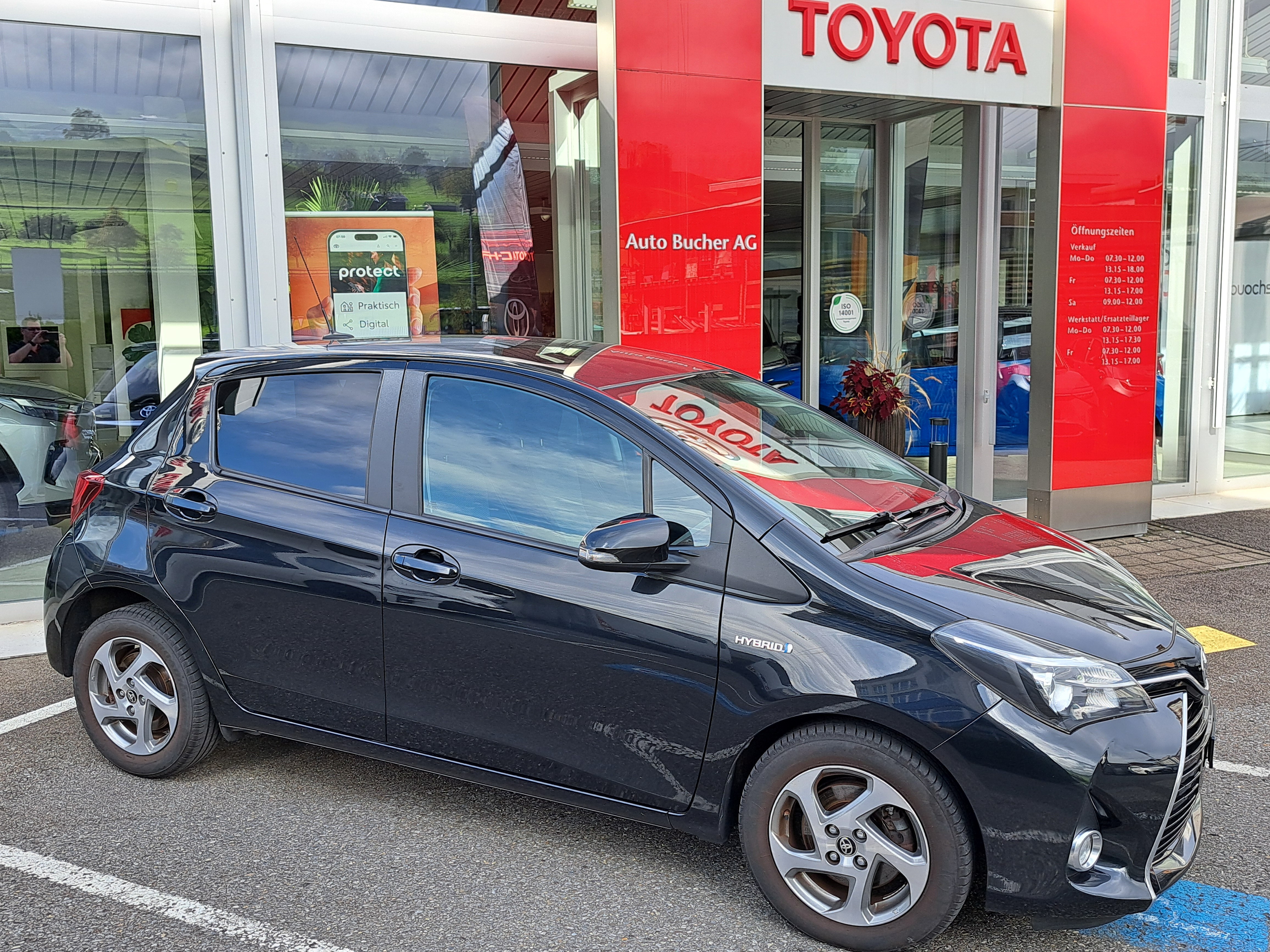 TOYOTA Yaris 1.5 VVT-i Hybrid Trend e-CVT