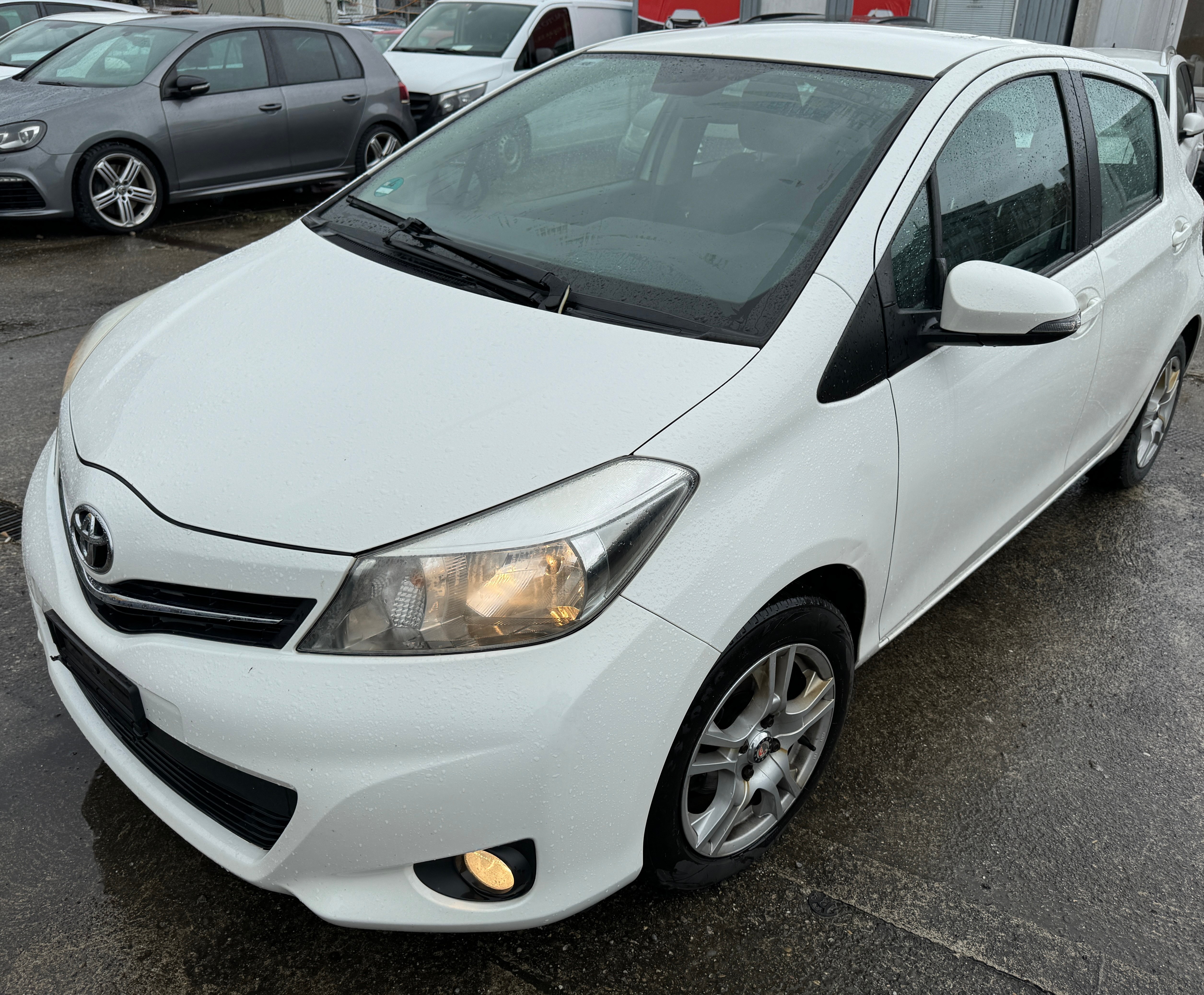 TOYOTA Yaris 1.33 Sol Premium