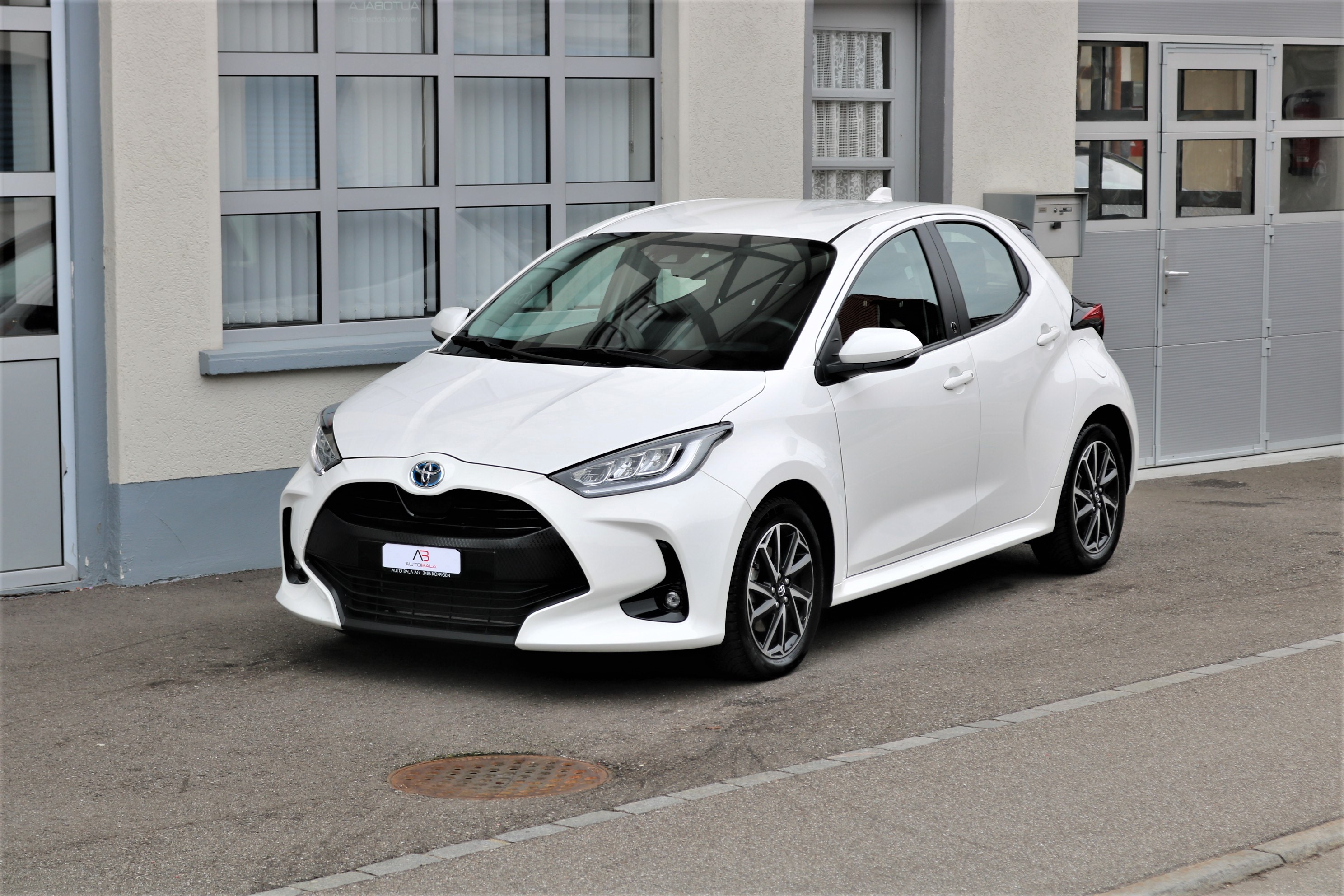 TOYOTA Yaris 1.5 Trend e-CVT