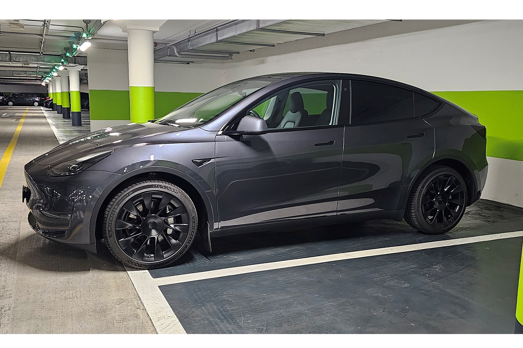 TESLA Model Y Long Range