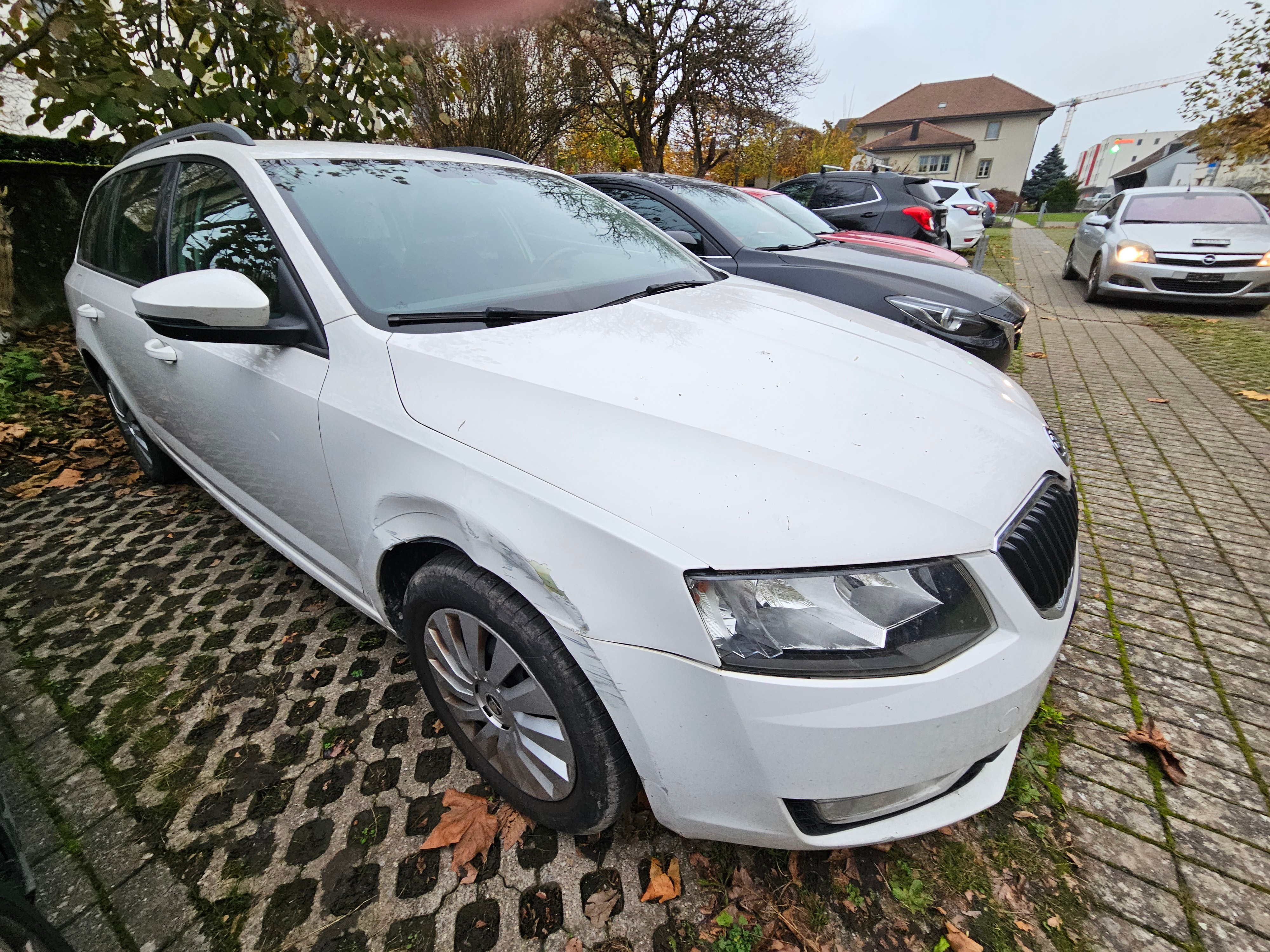 SKODA Octavia Combi 2.0 TDI Swiss Edition 4x4 DSG