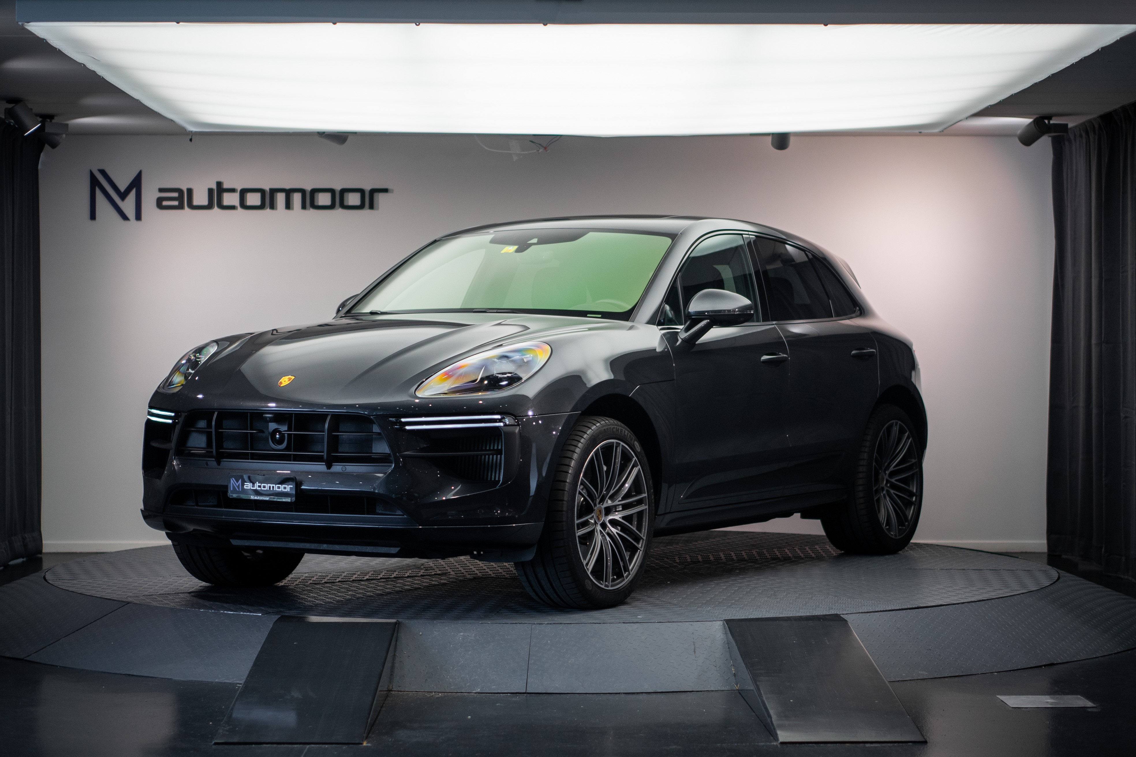 PORSCHE Macan Turbo PDK *CH-Fahrzeug* *Panorama* *Chrono*