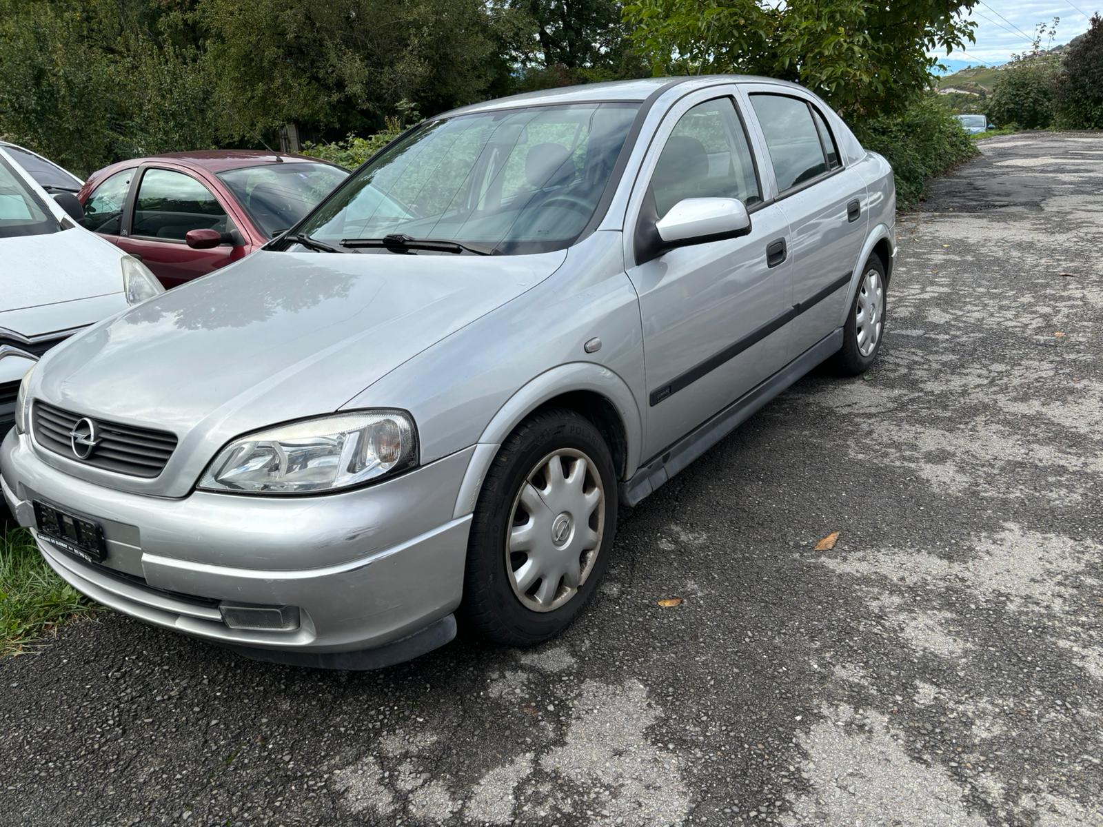 OPEL Astra 1.6i 16V Comfort. ***Embrayage a remplacer***