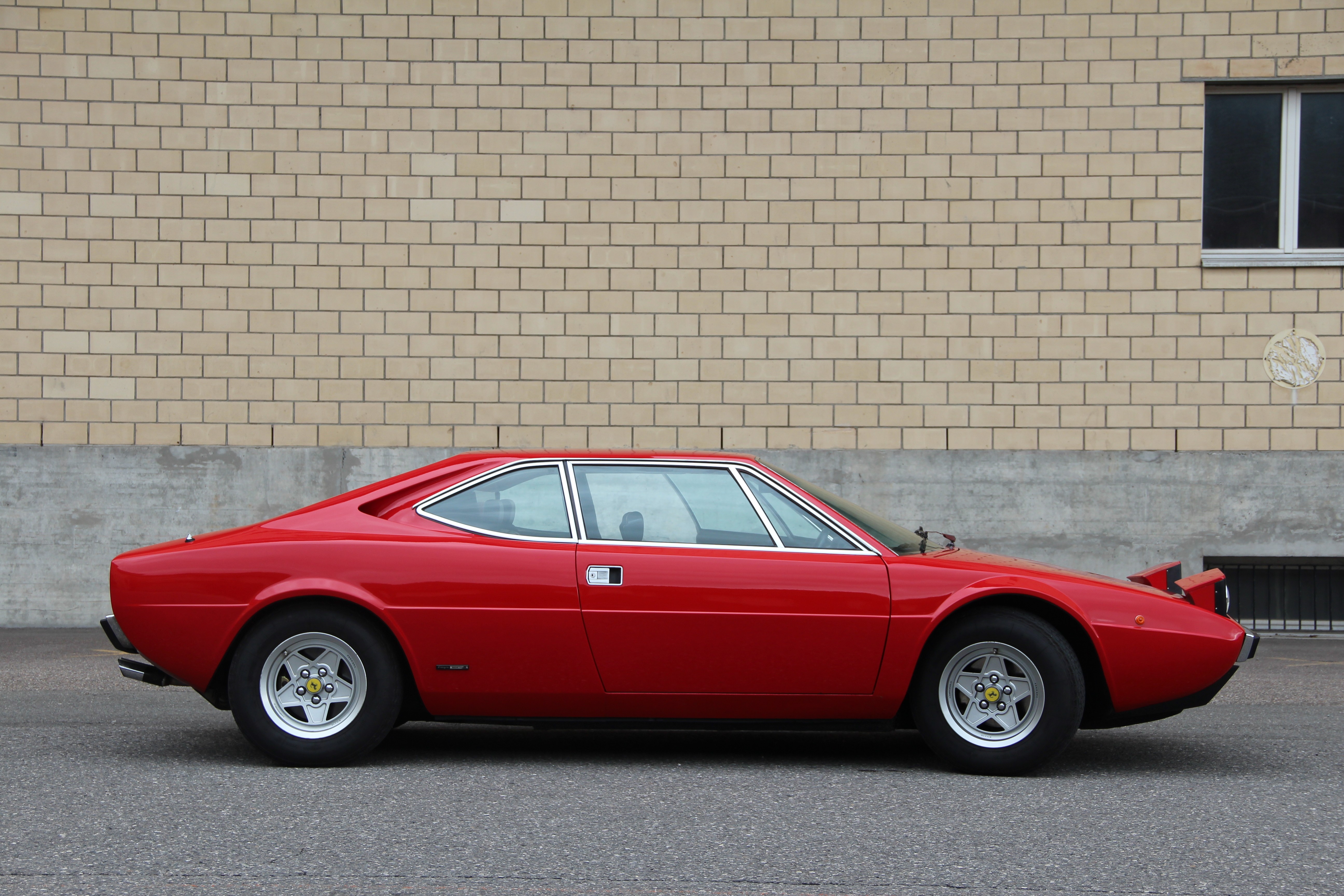 FERRARI 308gt4