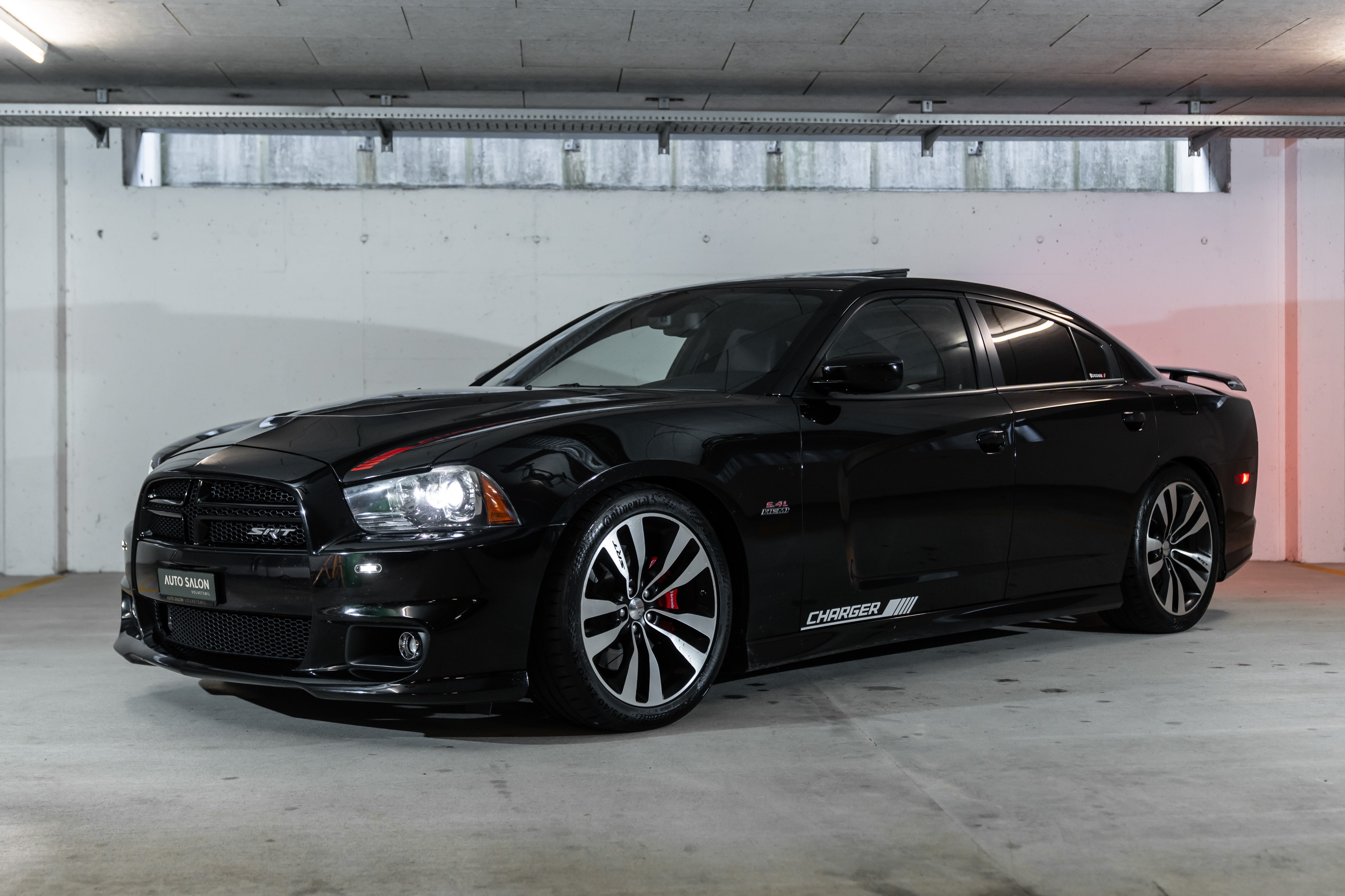 DODGE Charger SRT-8