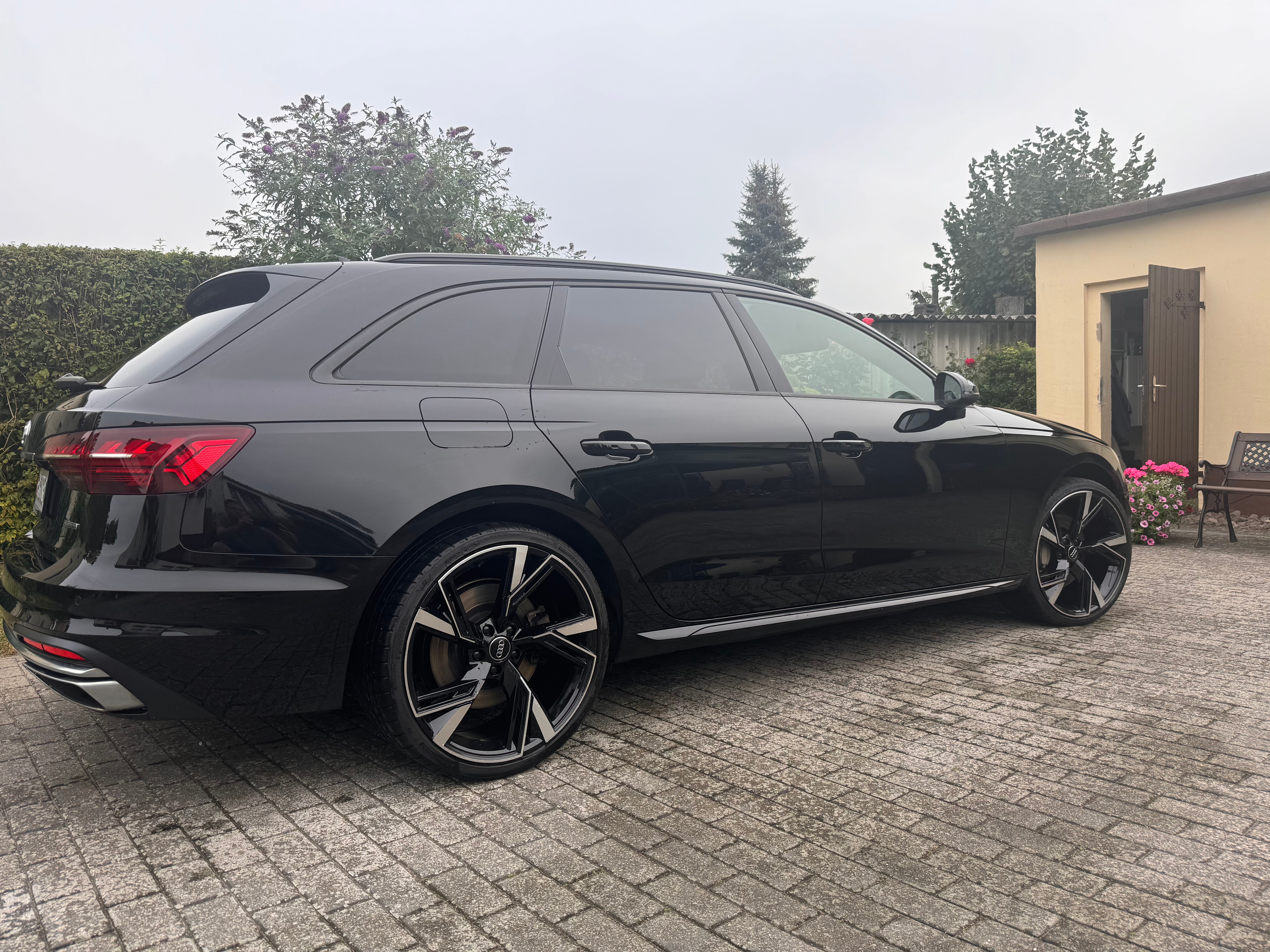 AUDI A4 Avant 45 TFSI S line S-tronic quattro