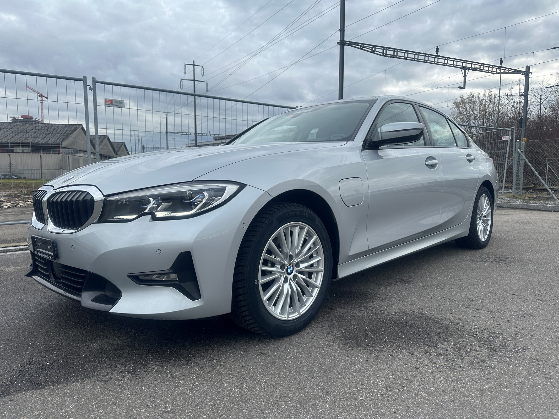 BMW 330e Steptronic Sport Line