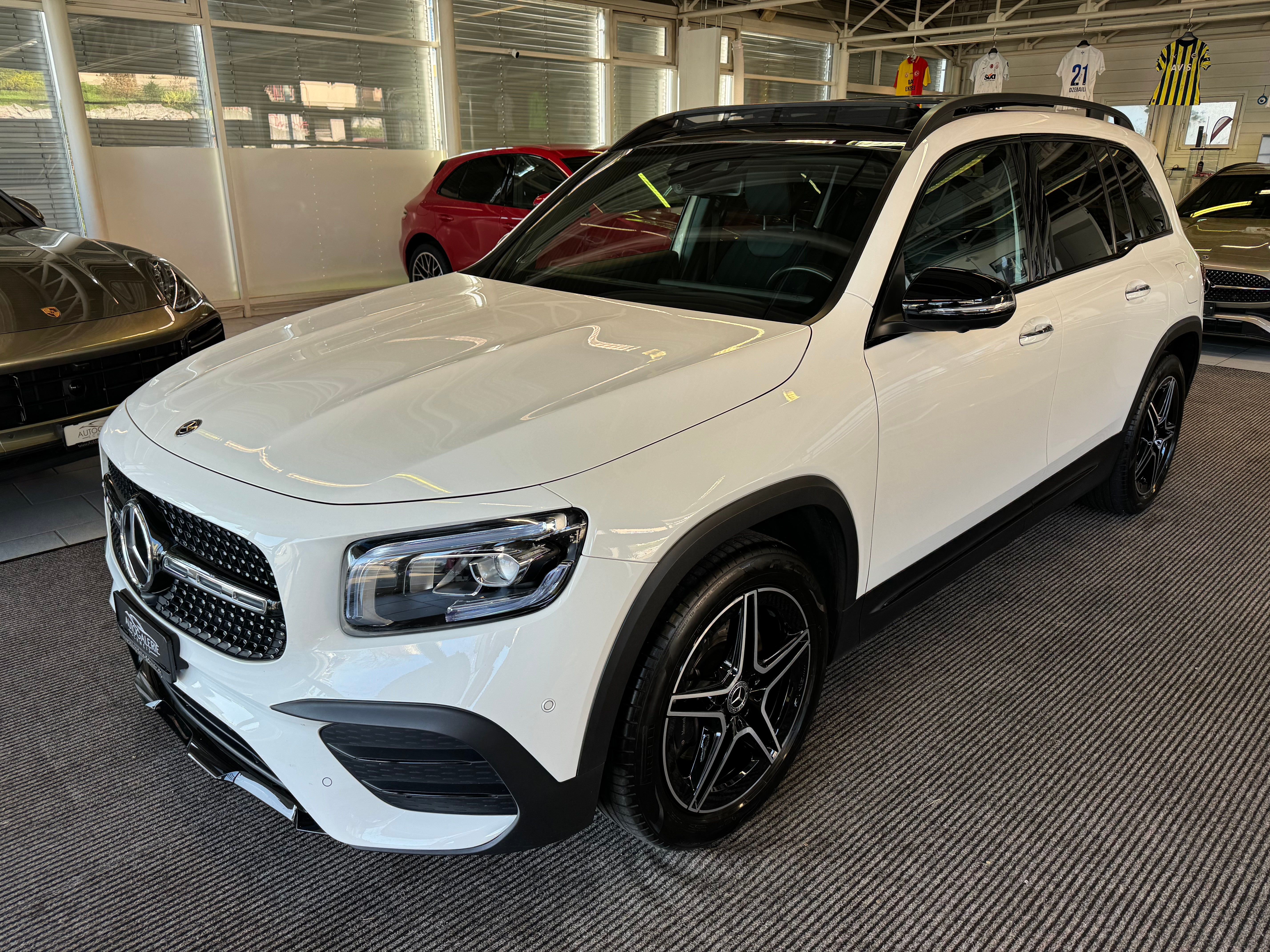 MERCEDES-BENZ GLB 250 4Matic AMG Line 8G-Tronic | CH | MSI Garantie 2025 | Pano | Burmester | Memory |