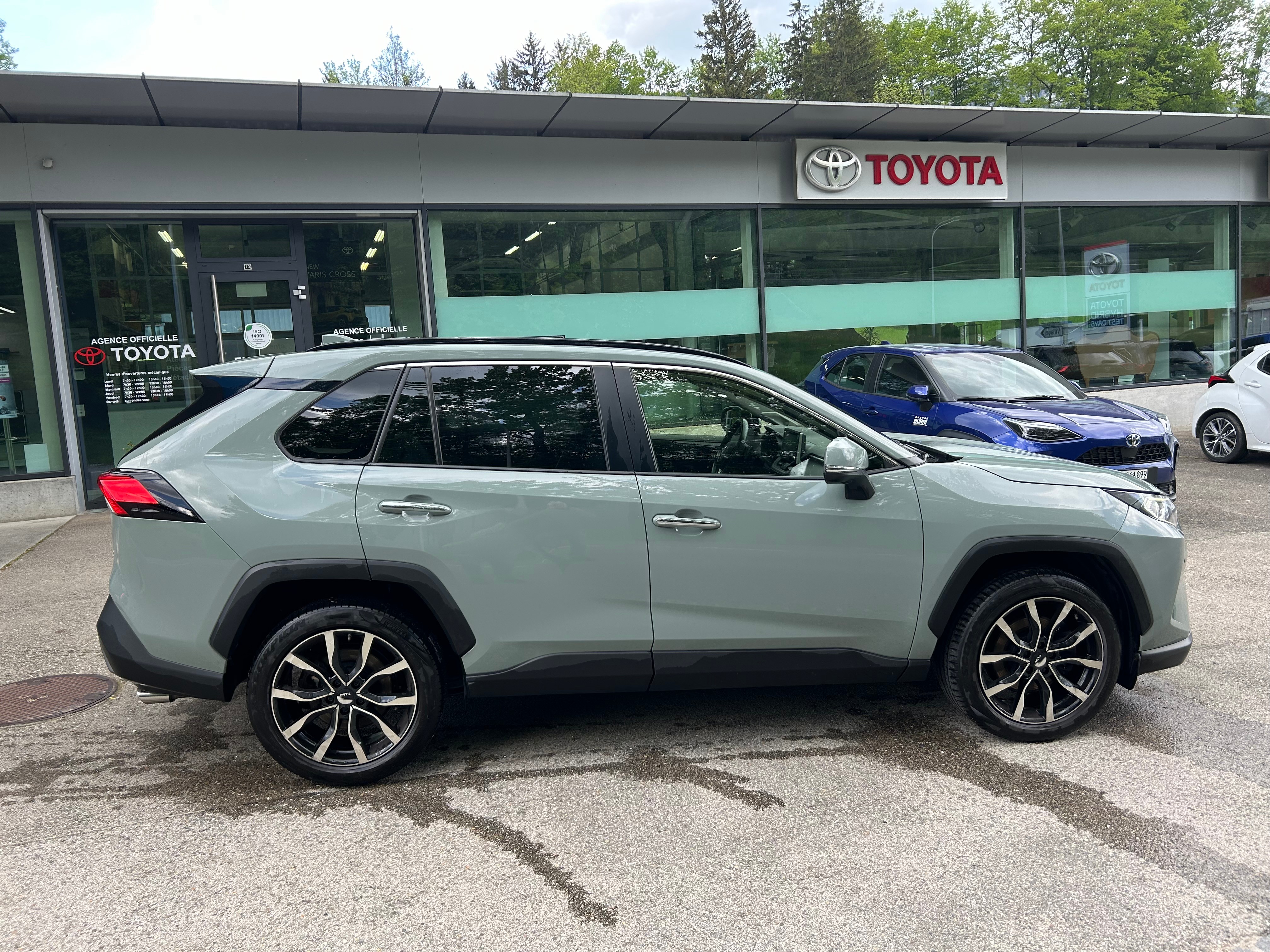 TOYOTA RAV-4 2.0 Premium Multidrive S 4WD