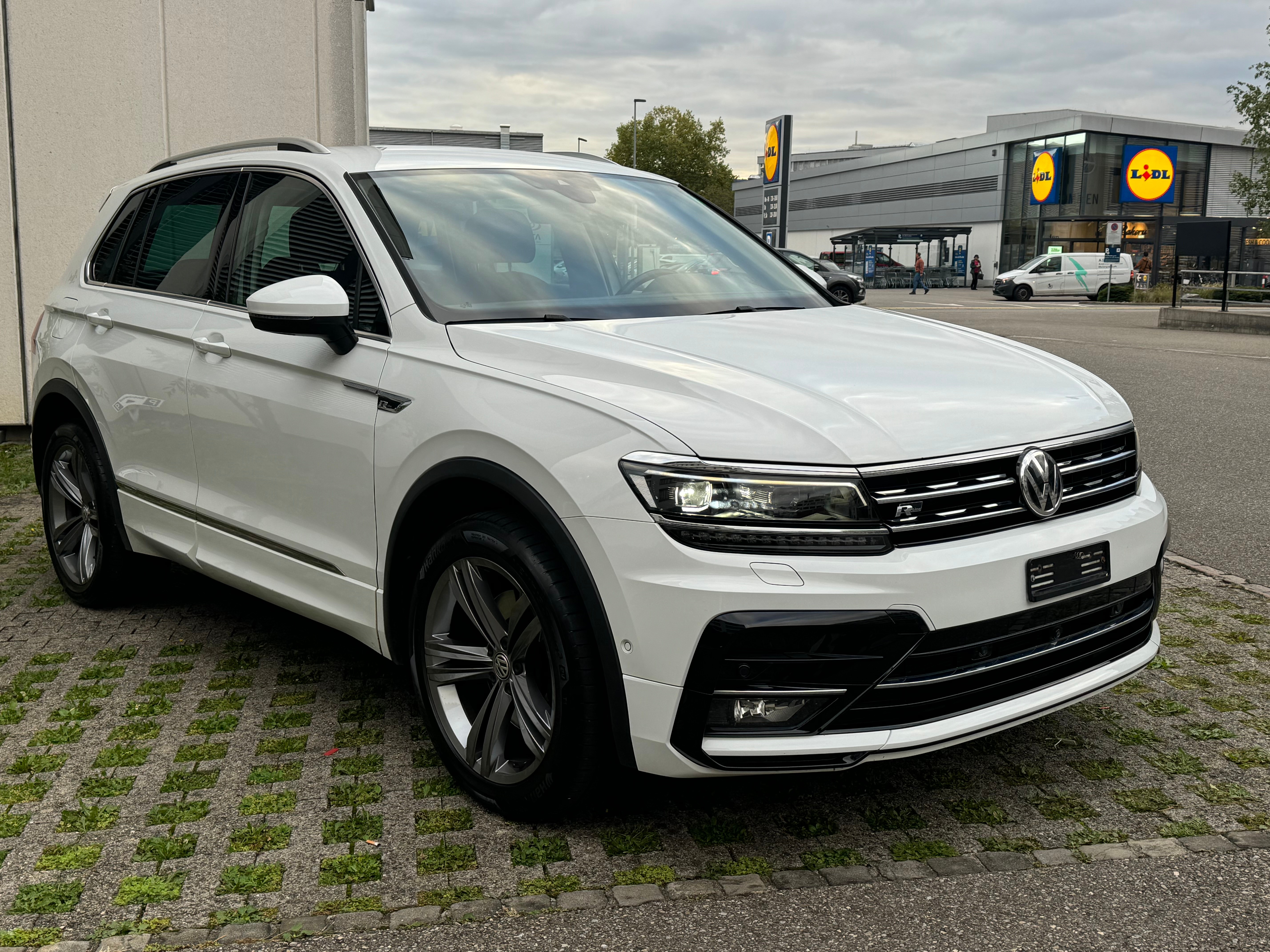 VW Tiguan 2.0TSI R-Line 4Motion DSG