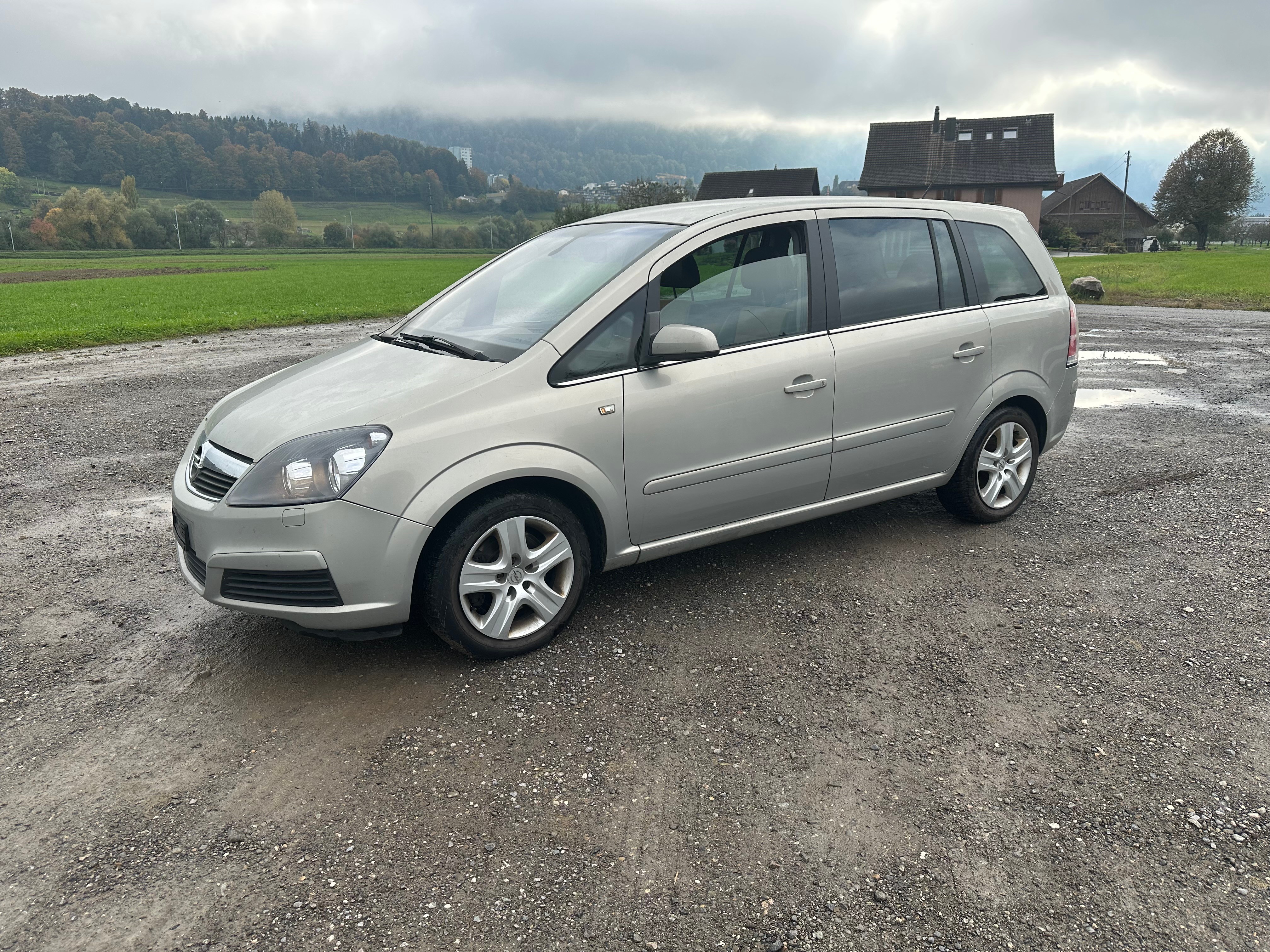 OPEL Zafira 2.0i 16V T Enjoy