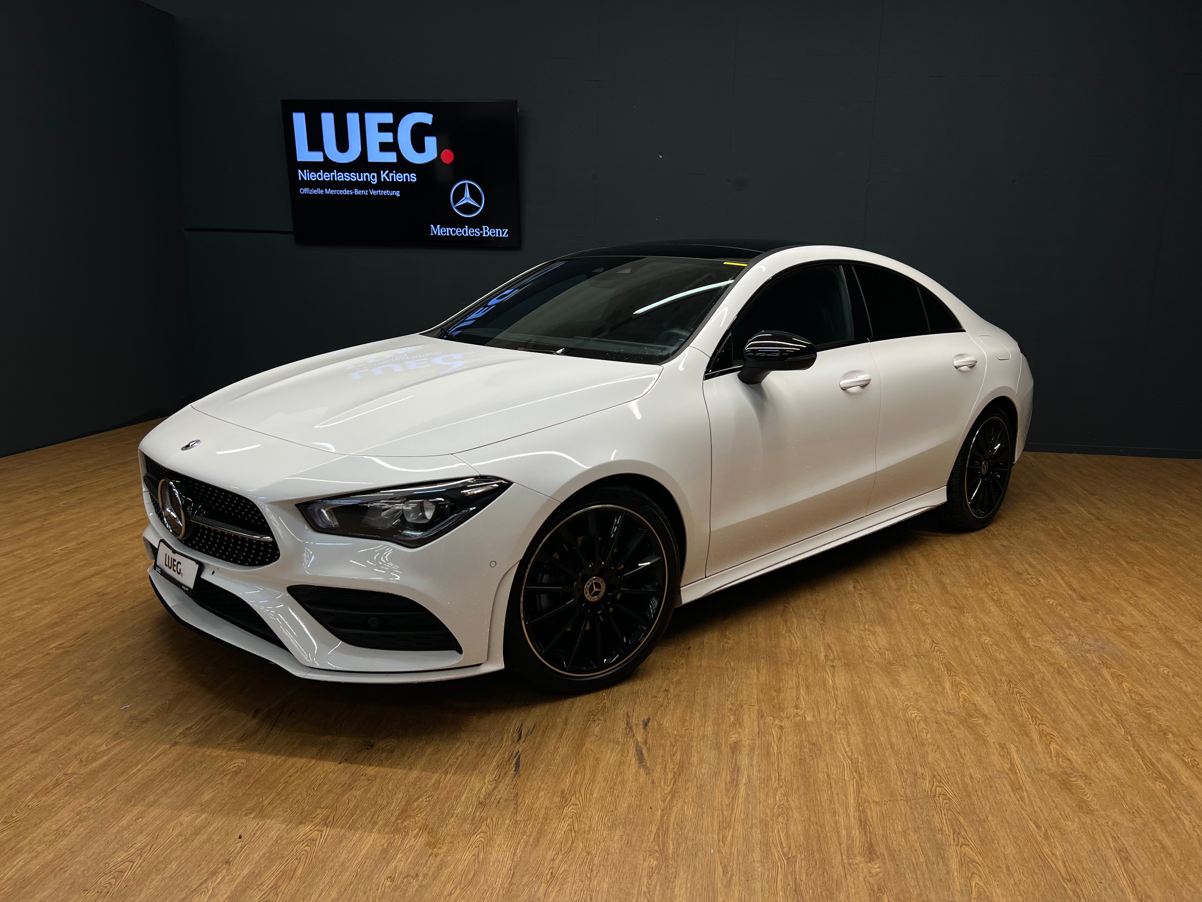 MERCEDES-BENZ CLA 200 AMG Line 7G-DCT