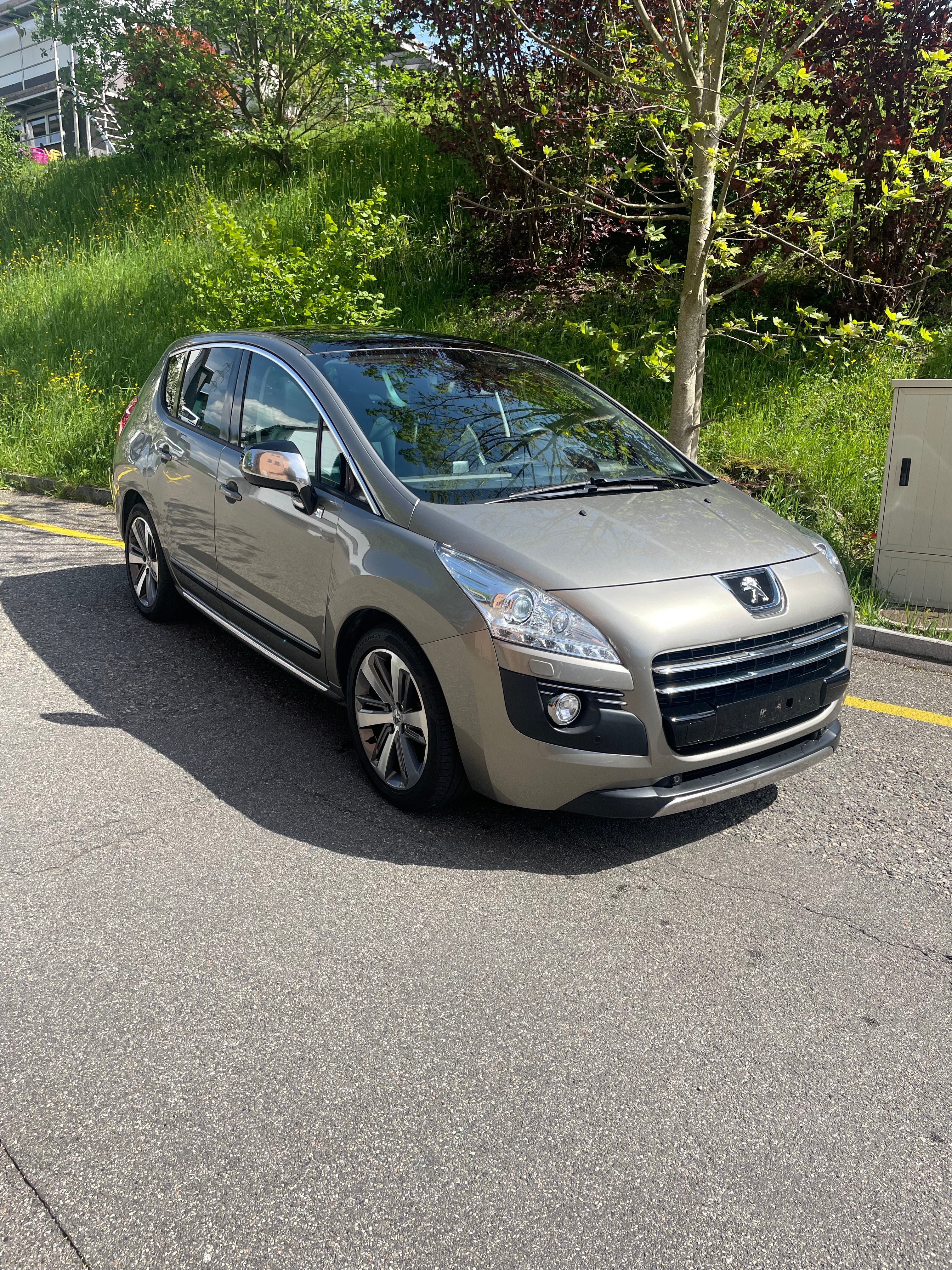 PEUGEOT 3008 HYbrid4 2.0 HDI EGS6