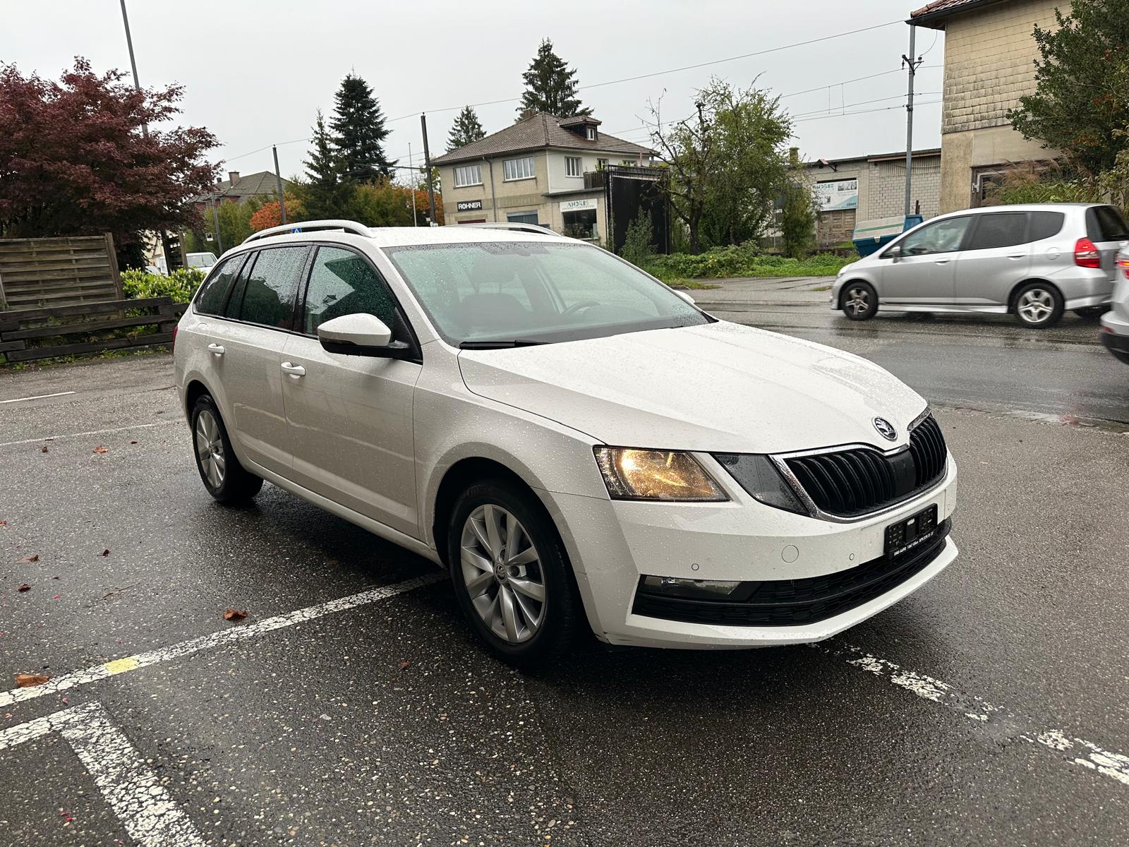 SKODA Octavia Combi 2.0 TDI Ambition DSG