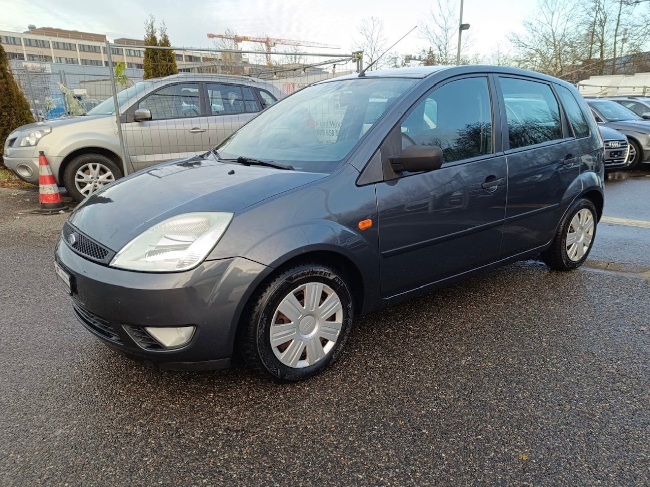 FORD Fiesta 1.4 16V Ghia / Frisch ab MFK / Klimaanlage / Sitzheizung / 8-fach bereift