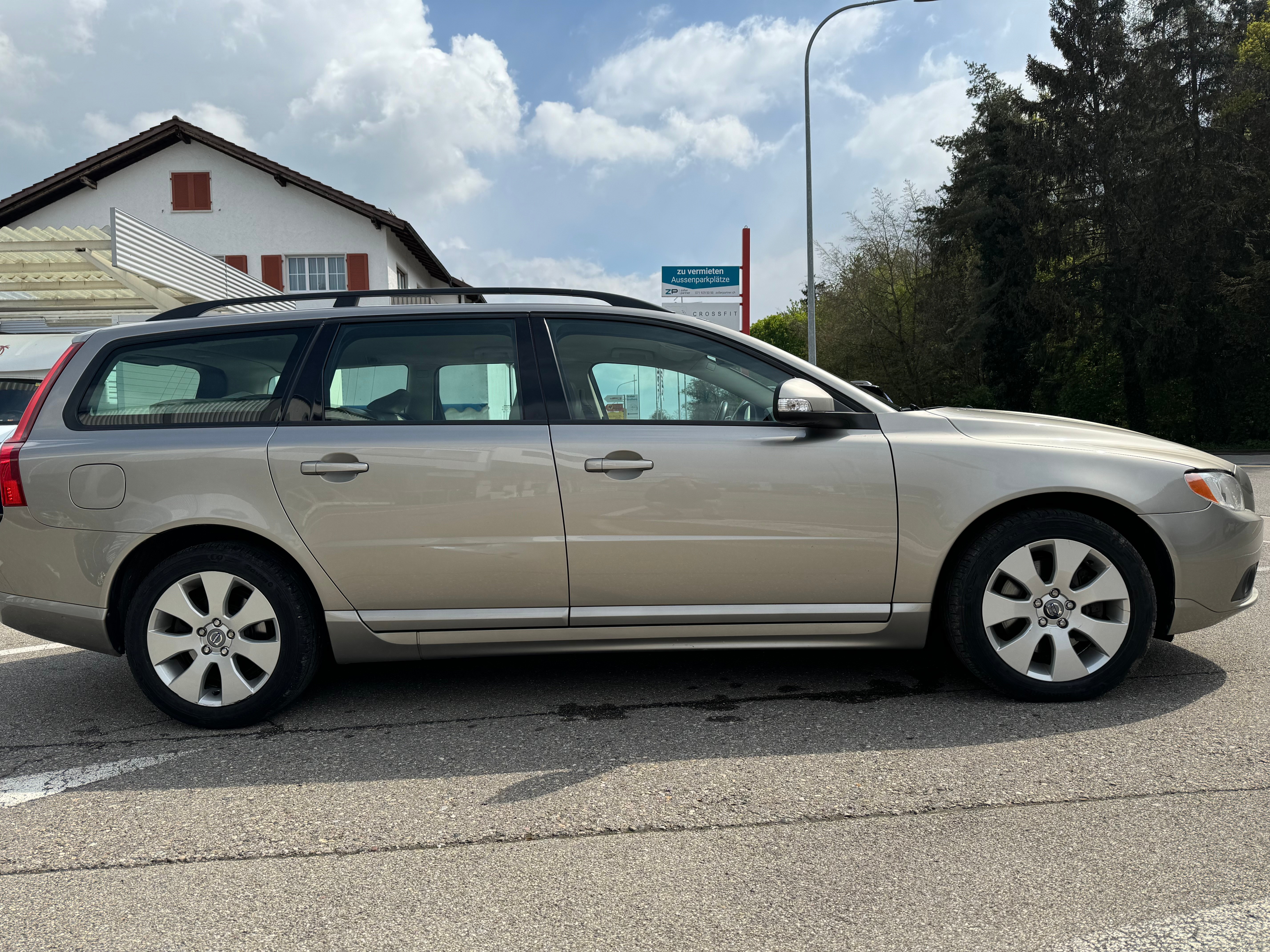 VOLVO V70 D5 Momentum Geartronic